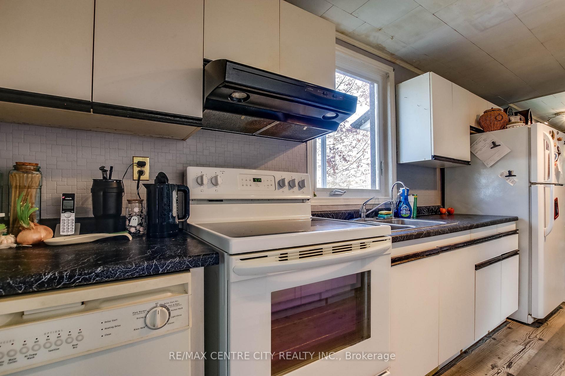 Photo 14 of 355 Warren Street, Central Elgin, Rural Central Elgin — HOMEH