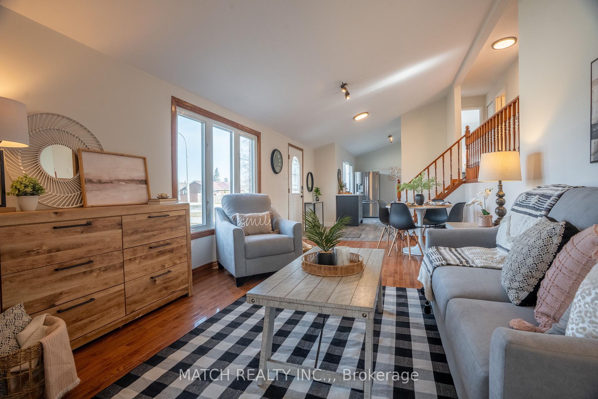 Photo 11 of 72 Randolf Crescent, Chatham-Kent, Chatham — HOMEH