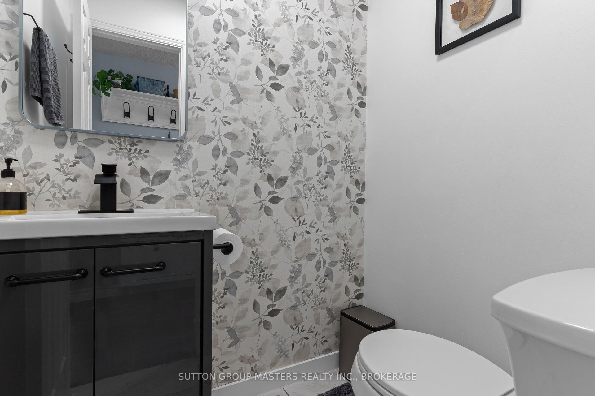 Photo 6 of 90 Hickory Street, Gananoque — HOMEH