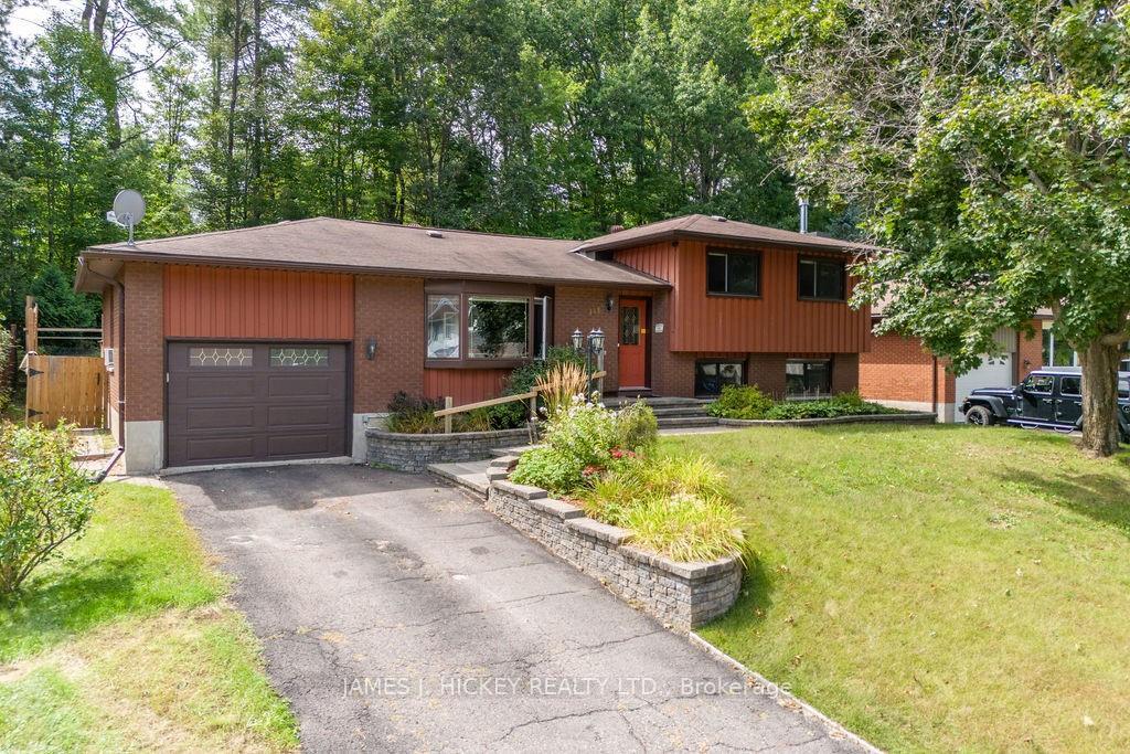 Front of 119 Frontenac Crescent