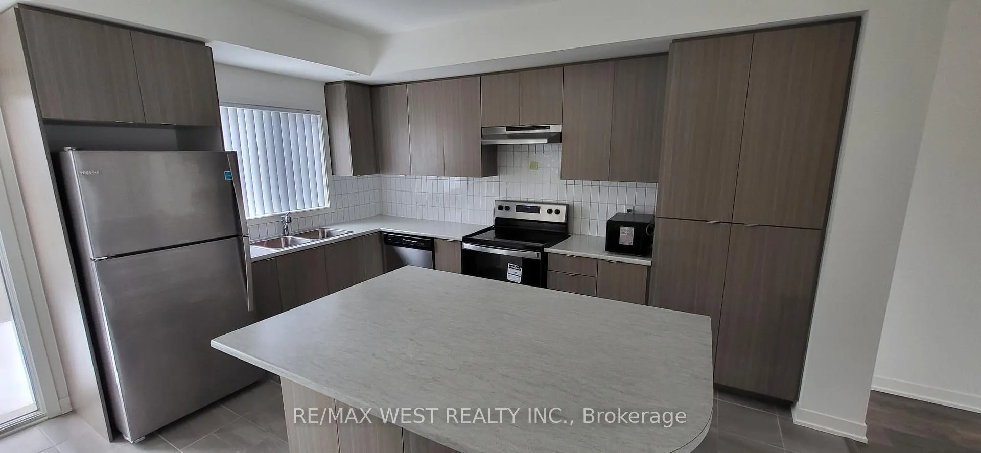 Photo 1 of Unit 606, 1525 Kingston Road, Pickering, Town Centre — HOMEH