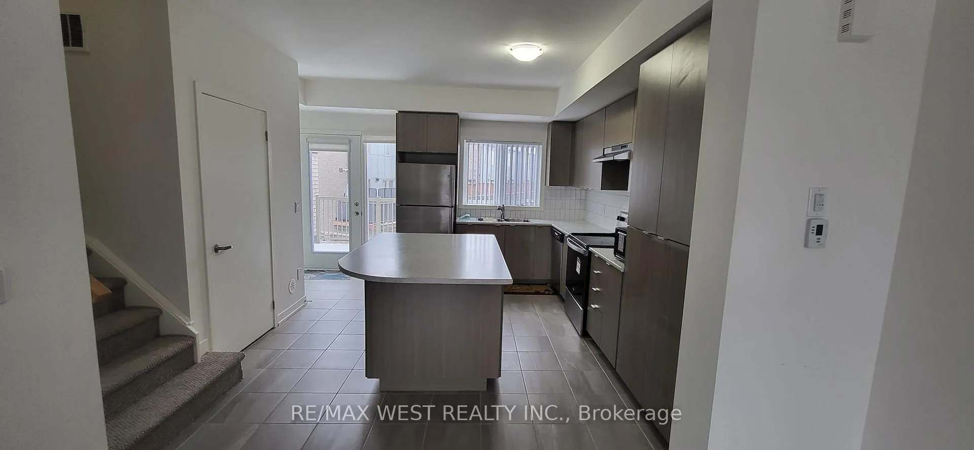 Photo 4 of Unit 606, 1525 Kingston Road, Pickering, Town Centre — HOMEH
