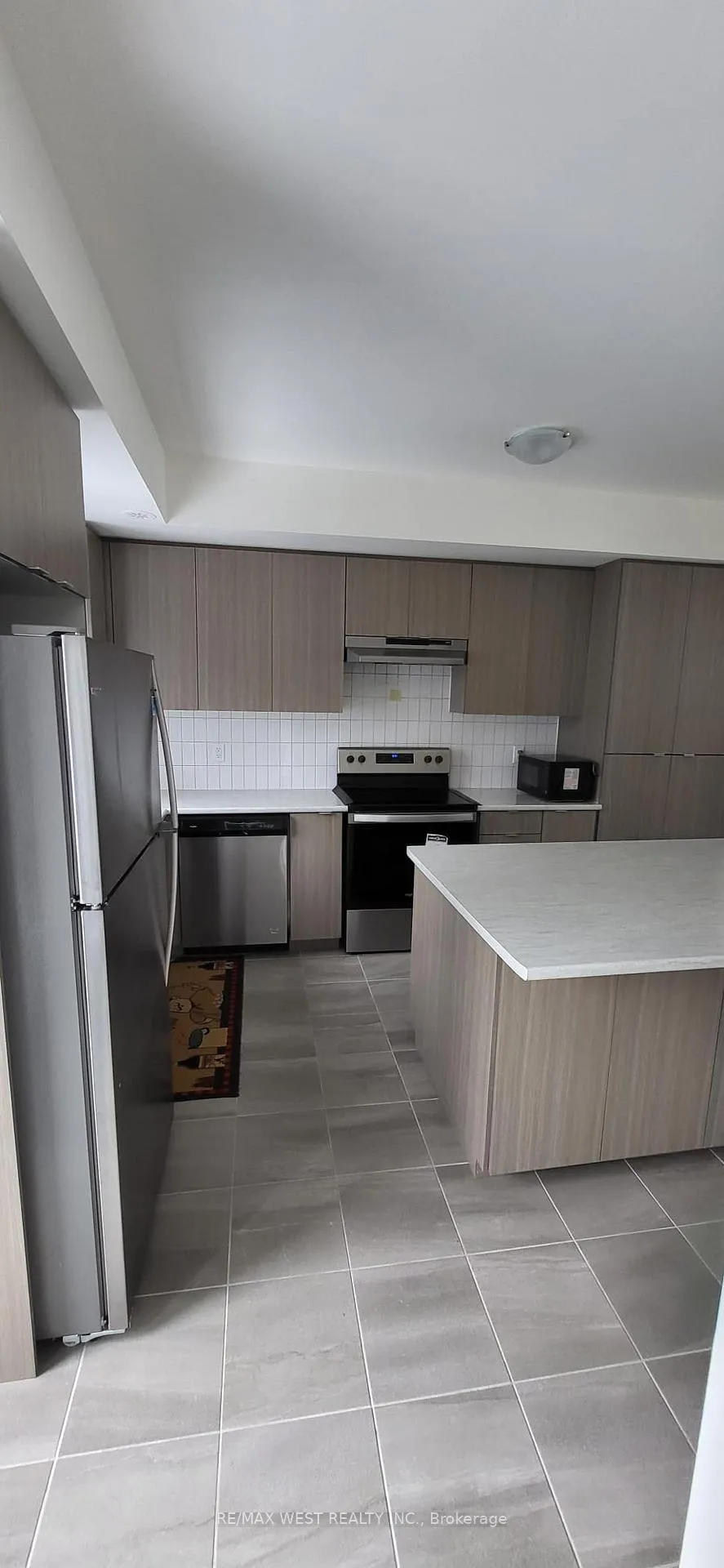 Photo 5 of Unit 606, 1525 Kingston Road, Pickering, Town Centre — HOMEH