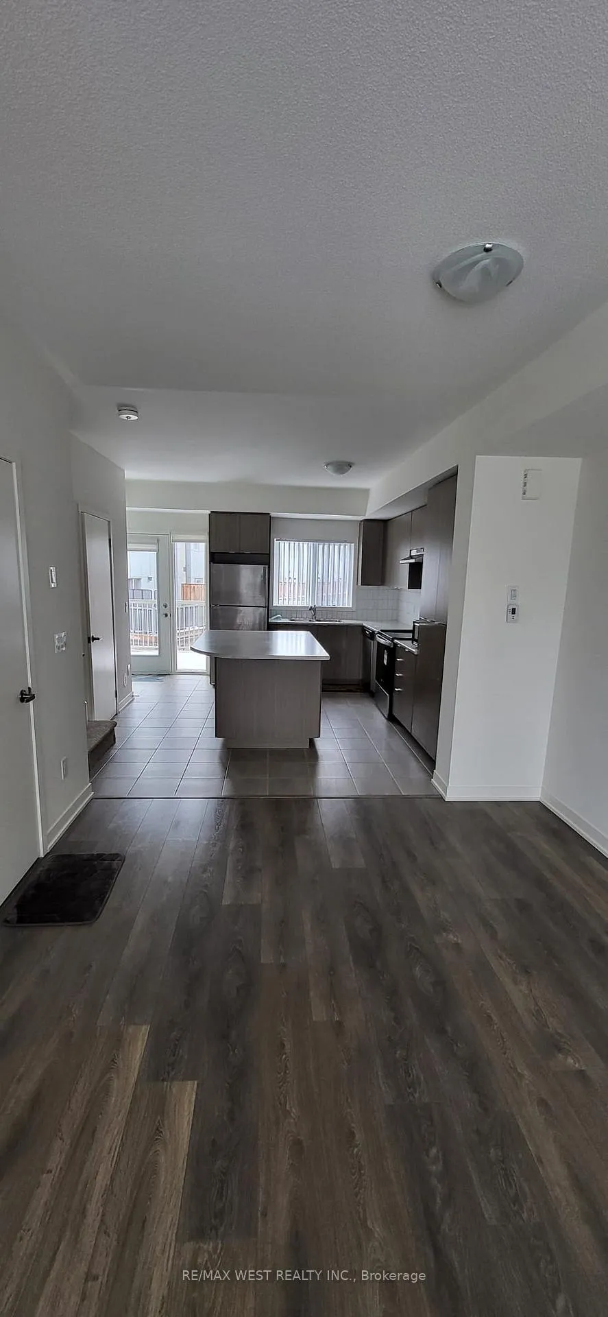 Photo 6 of Unit 606, 1525 Kingston Road, Pickering, Town Centre — HOMEH