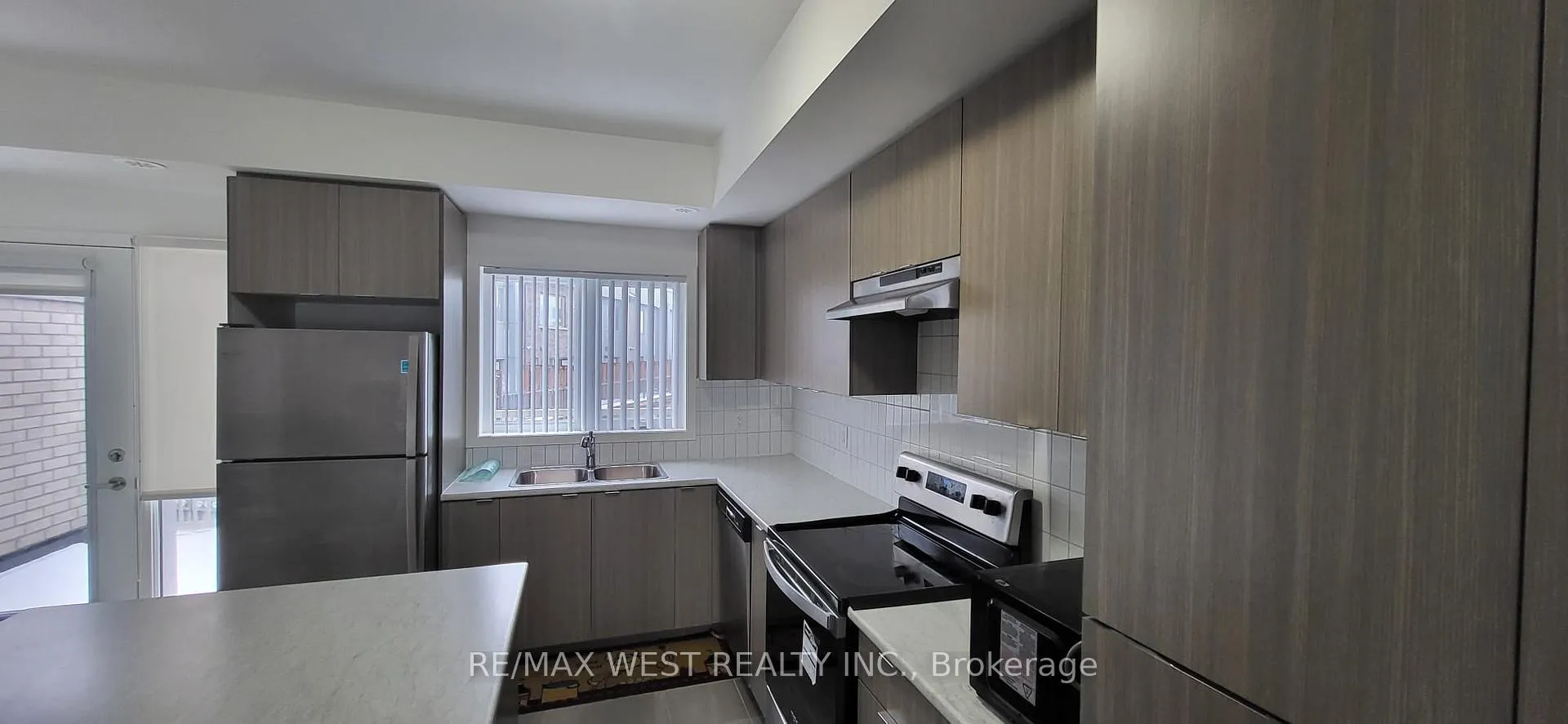 Photo 9 of Unit 606, 1525 Kingston Road, Pickering, Town Centre — HOMEH