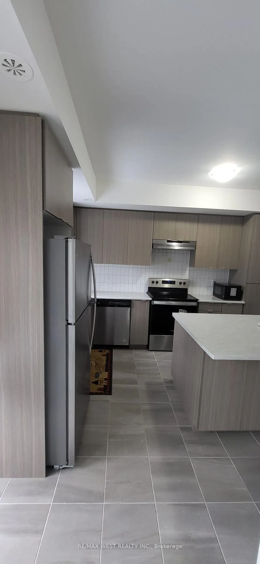 Photo 10 of Unit 606, 1525 Kingston Road, Pickering, Town Centre — HOMEH