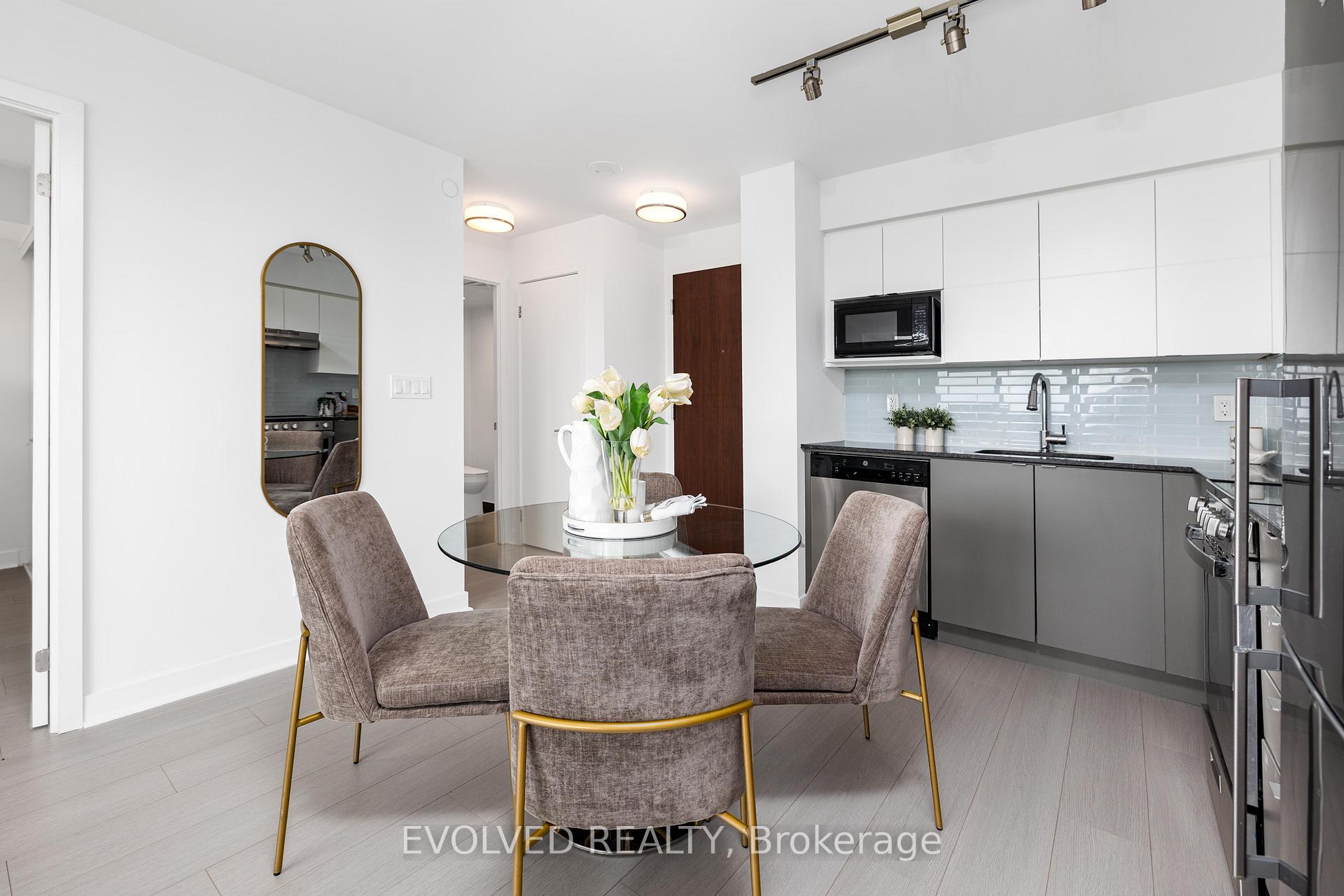 Photo 6 of Unit 620, 120 varna Drive, Toronto, Englemount-Lawrence — HOMEH