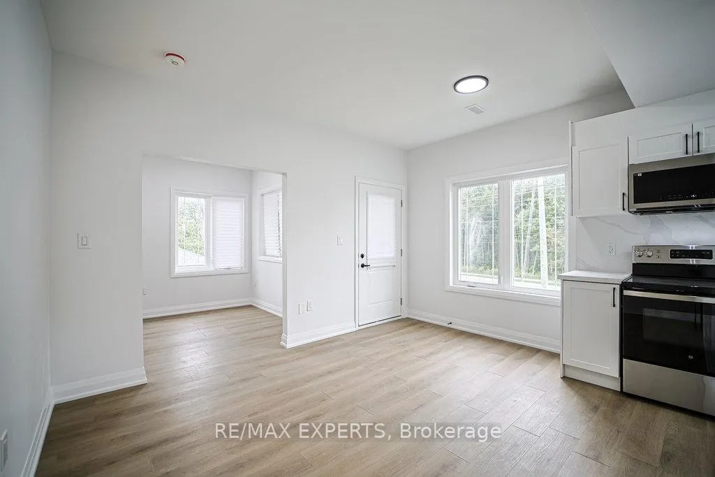Photo 3 of Unit 3, 426 Veterans Drive, Barrie, Holly — HOMEH