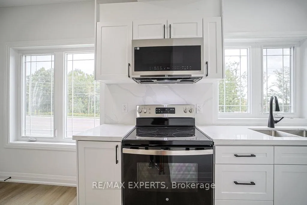 Photo 7 of Unit 3, 426 Veterans Drive, Barrie, Holly — HOMEH
