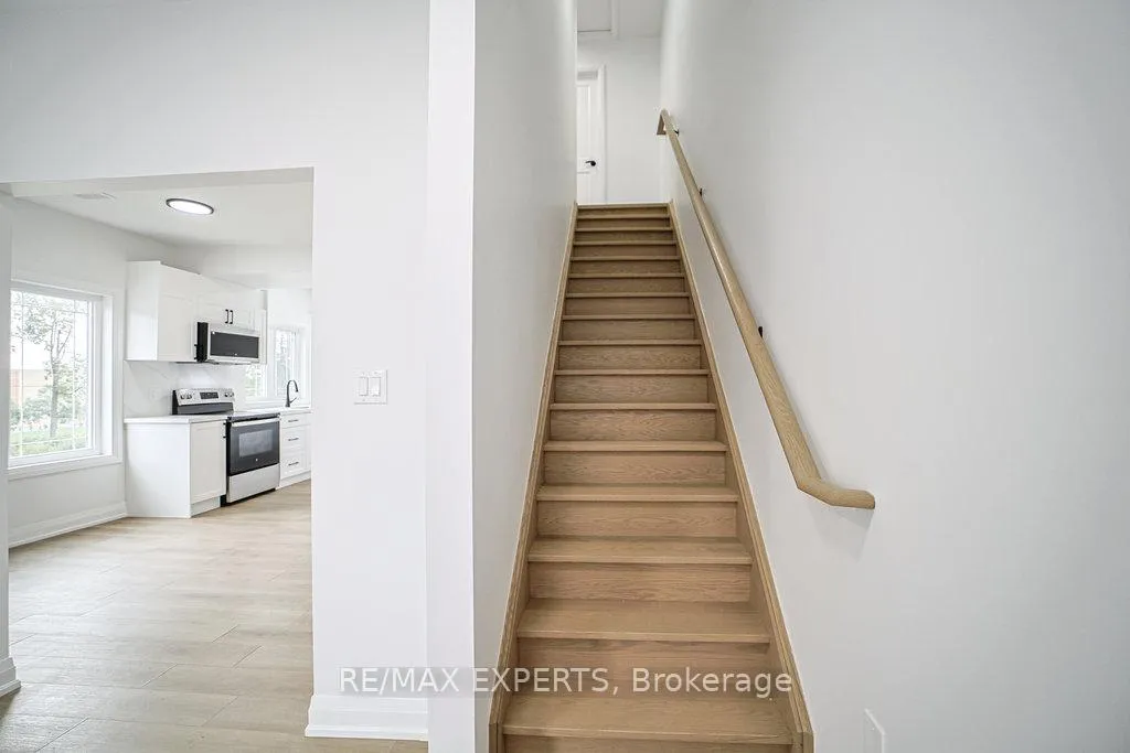 Photo 8 of Unit 3, 426 Veterans Drive, Barrie, Holly — HOMEH