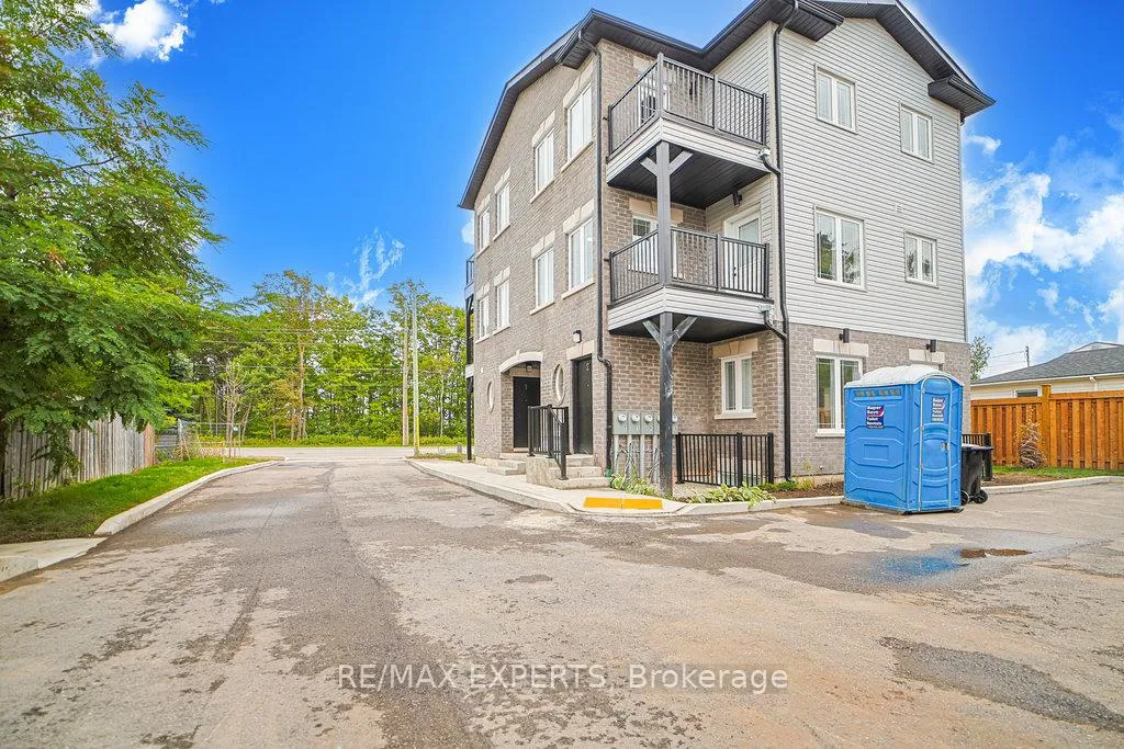 Photo 21 of Unit 3, 426 Veterans Drive, Barrie, Holly — HOMEH