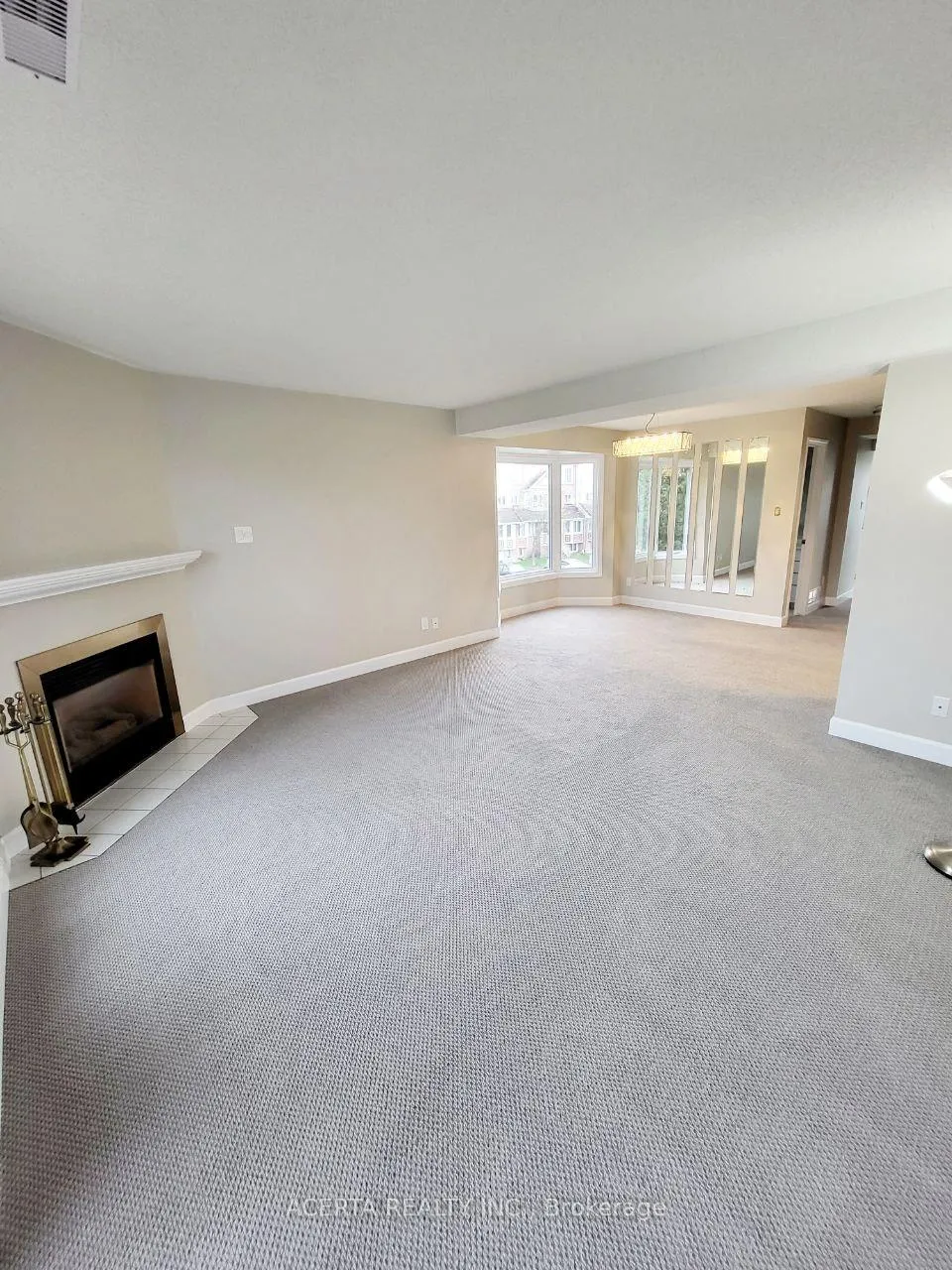 Photo 3 of 6245 Tealwood Place, Ottawa, Chapel Hill — HOMEH