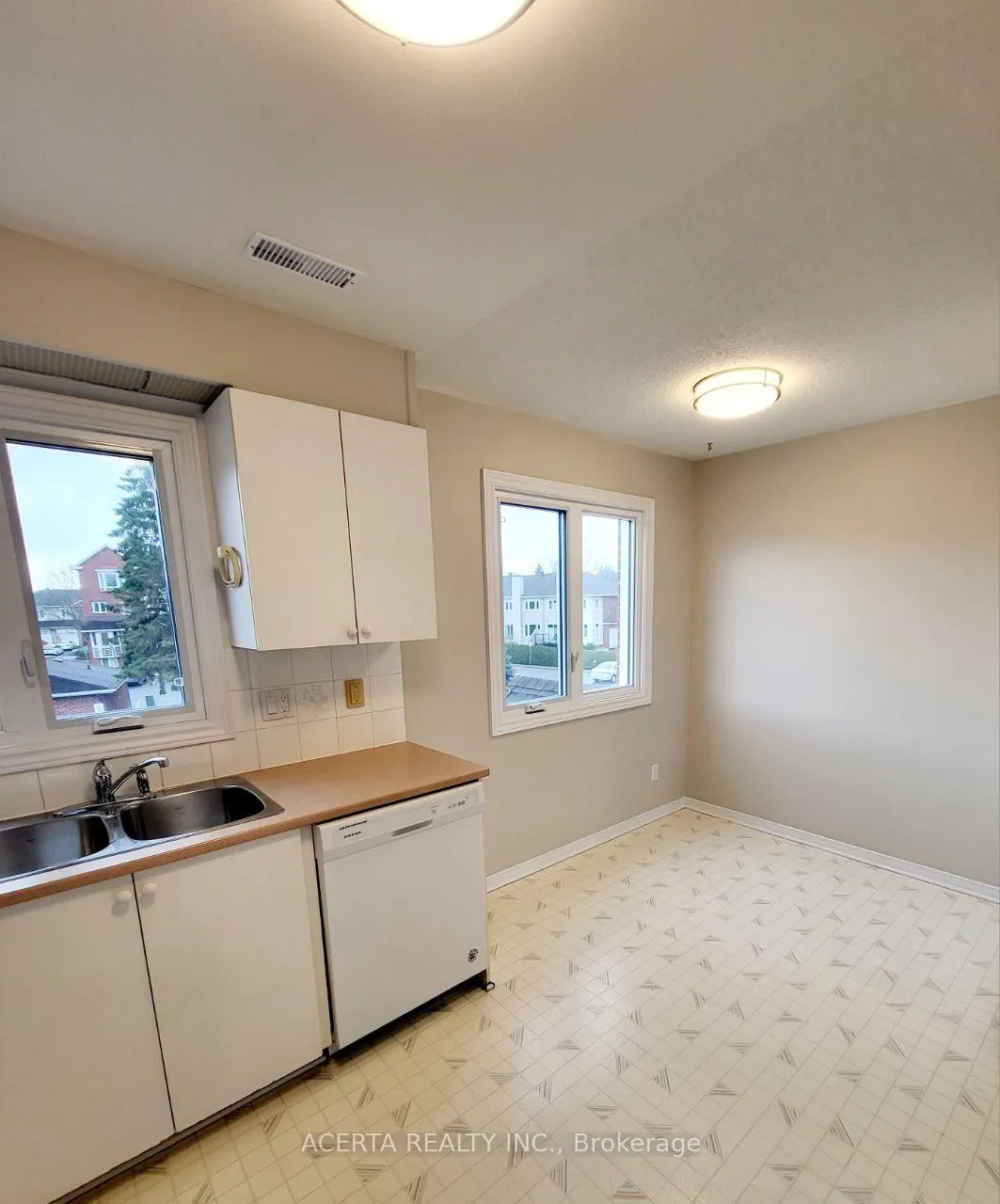 Photo 6 of 6245 Tealwood Place, Ottawa, Chapel Hill — HOMEH