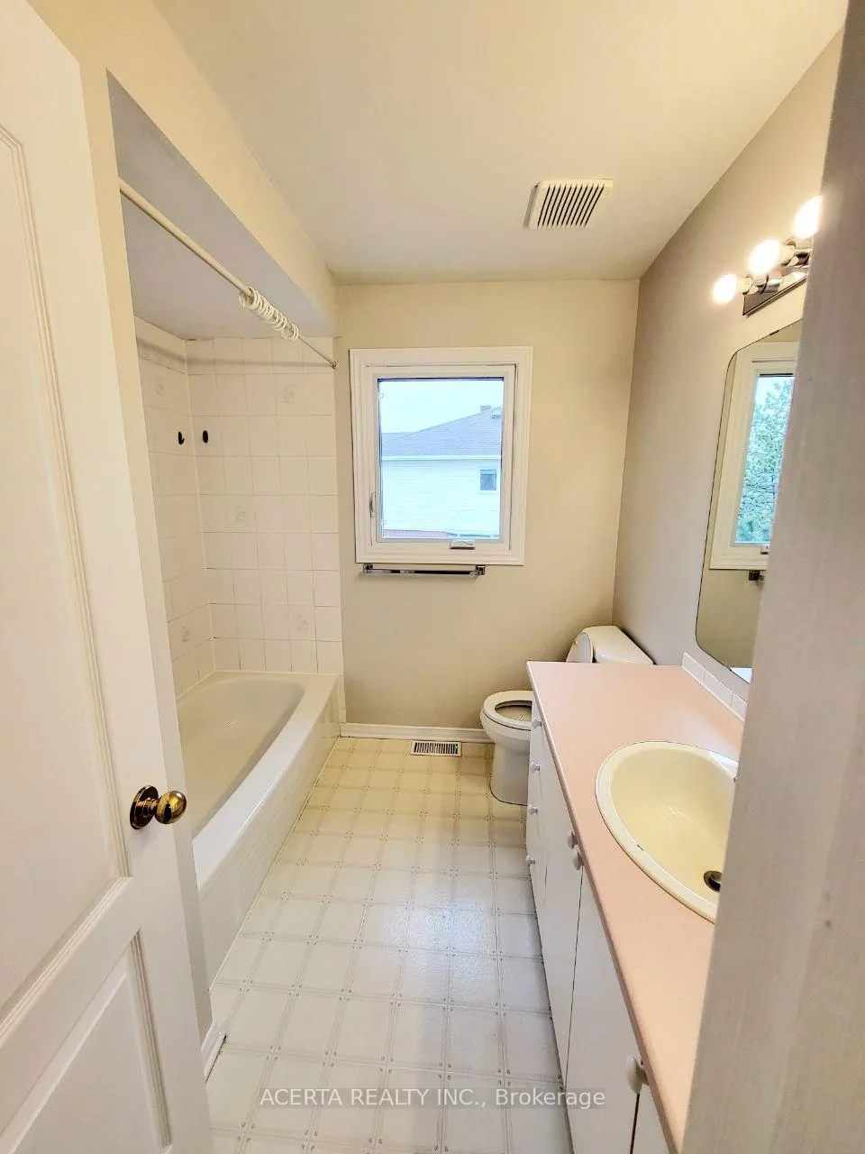 Photo 13 of 6245 Tealwood Place, Ottawa, Chapel Hill — HOMEH