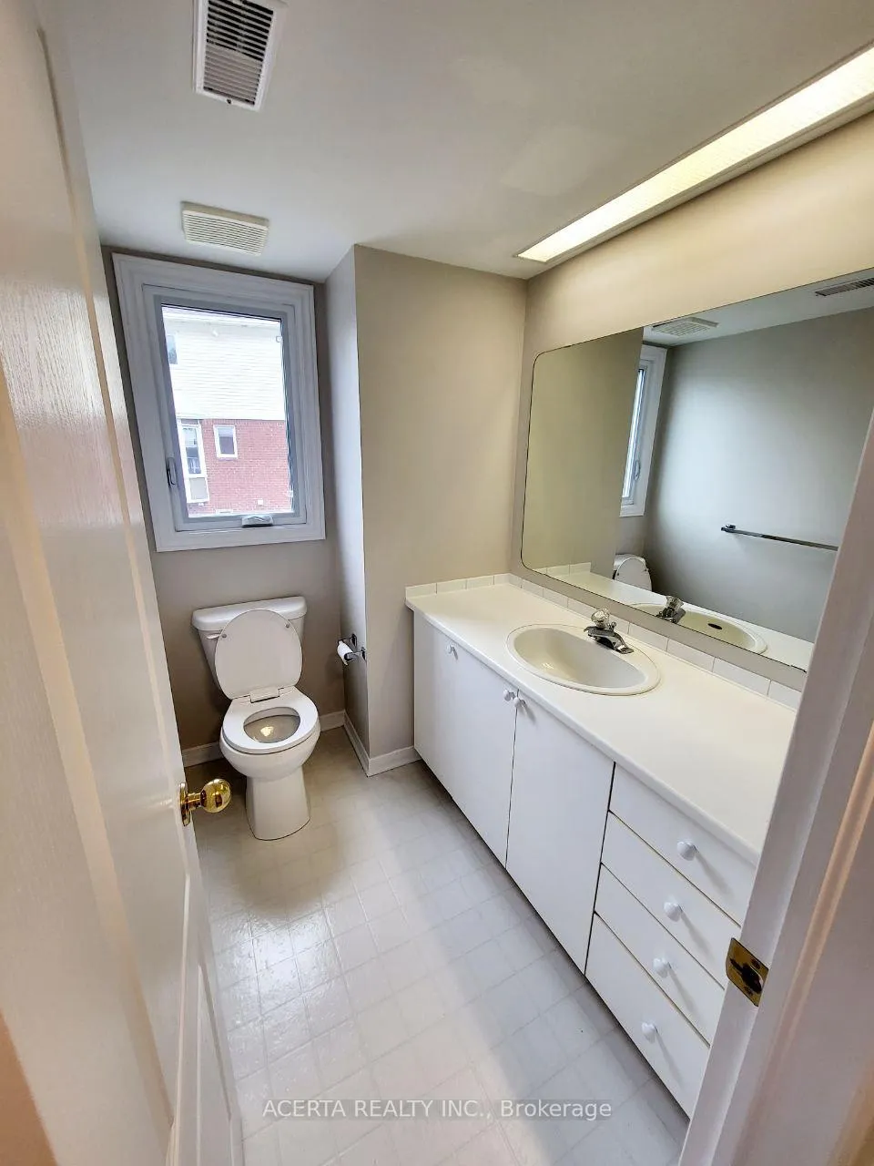 Photo 14 of 6245 Tealwood Place, Ottawa, Chapel Hill — HOMEH