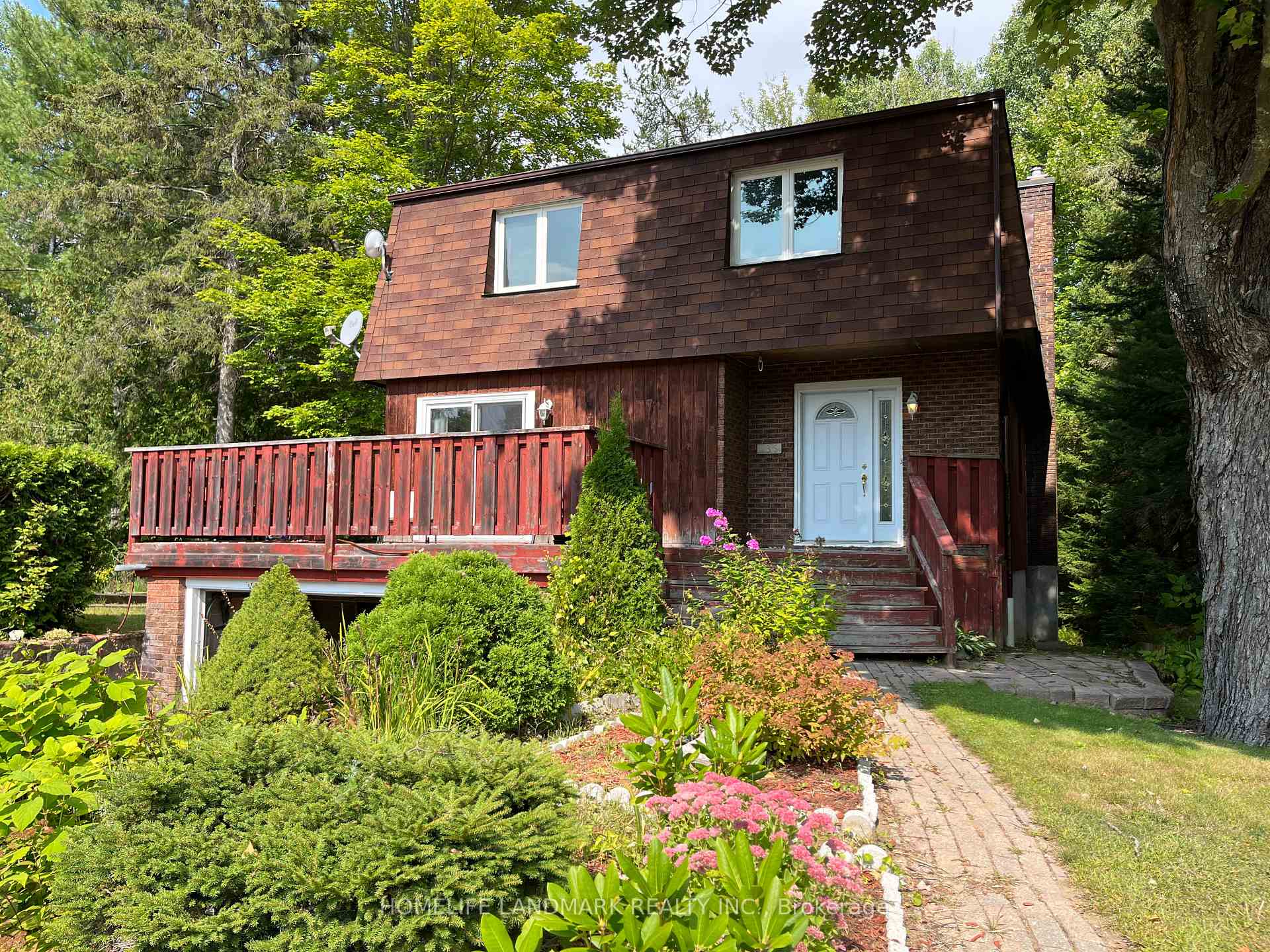 Photo 2 of 136 Frontenac Crescent, Deep River — HOMEH