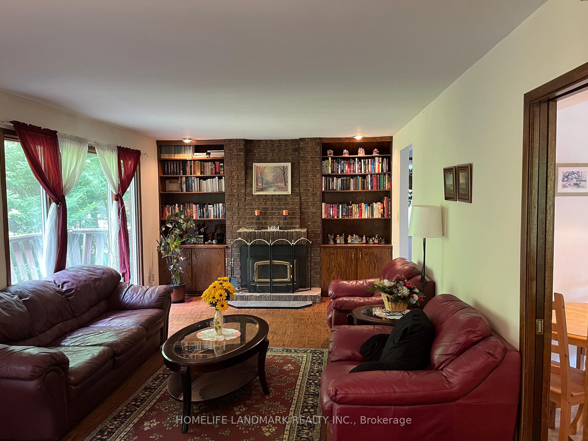 Photo 3 of 136 Frontenac Crescent, Deep River — HOMEH