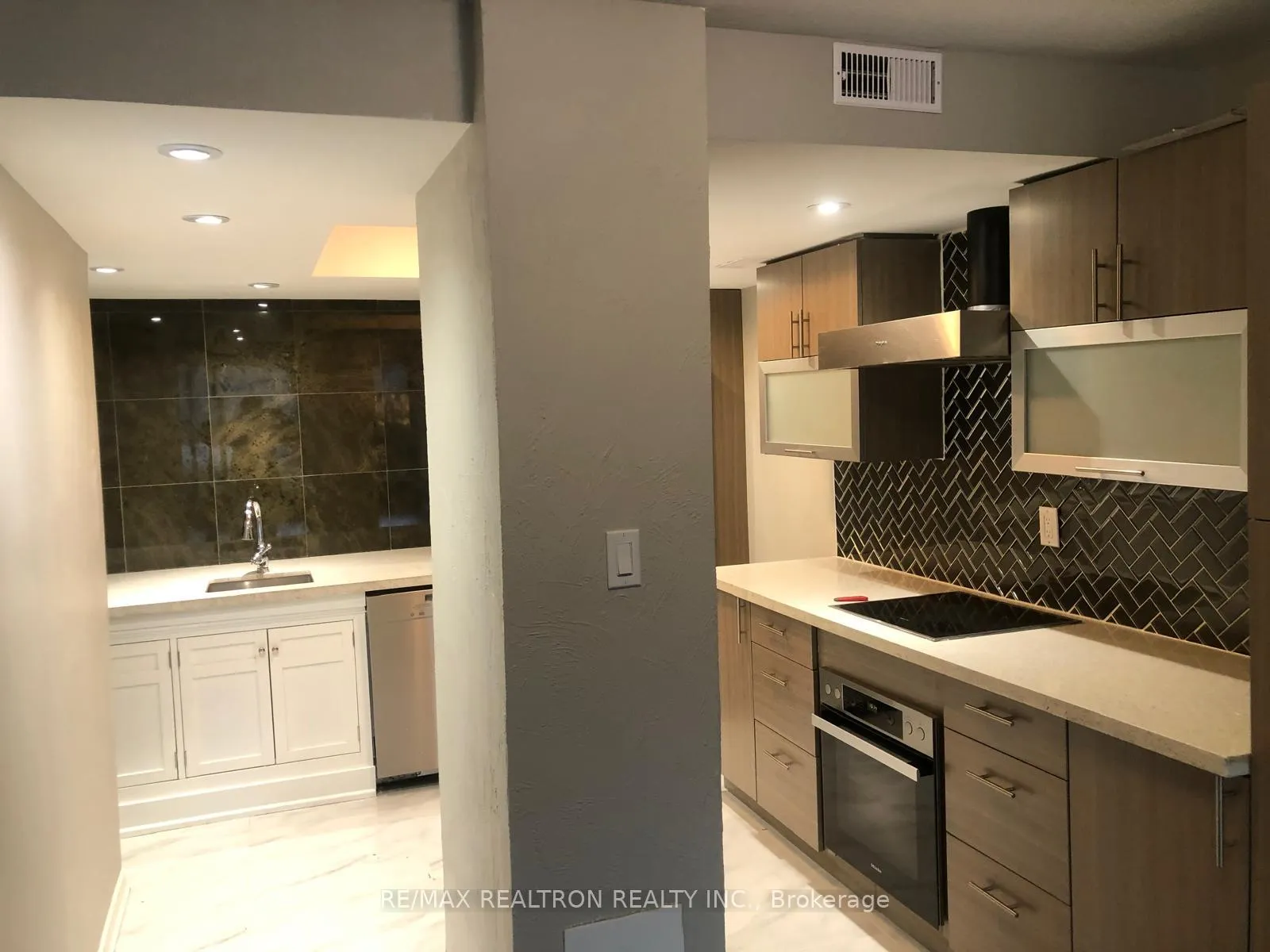 Photo 2 of Unit 113, 3900 Yonge Street, Toronto, Bedford Park-Nortown — HOMEH