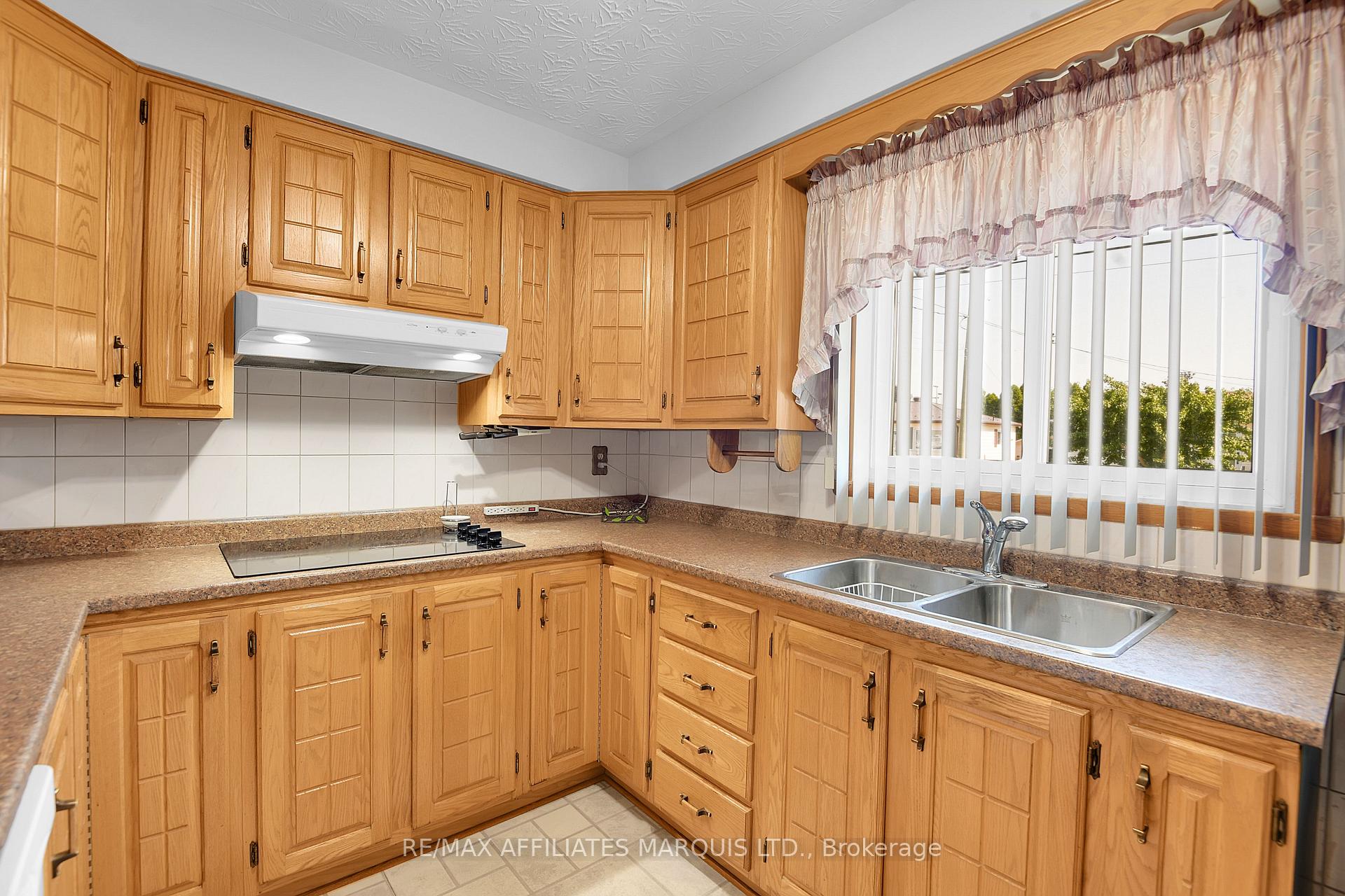 Photo 10 of 1332 St Michel Avenue, Cornwall — HOMEH