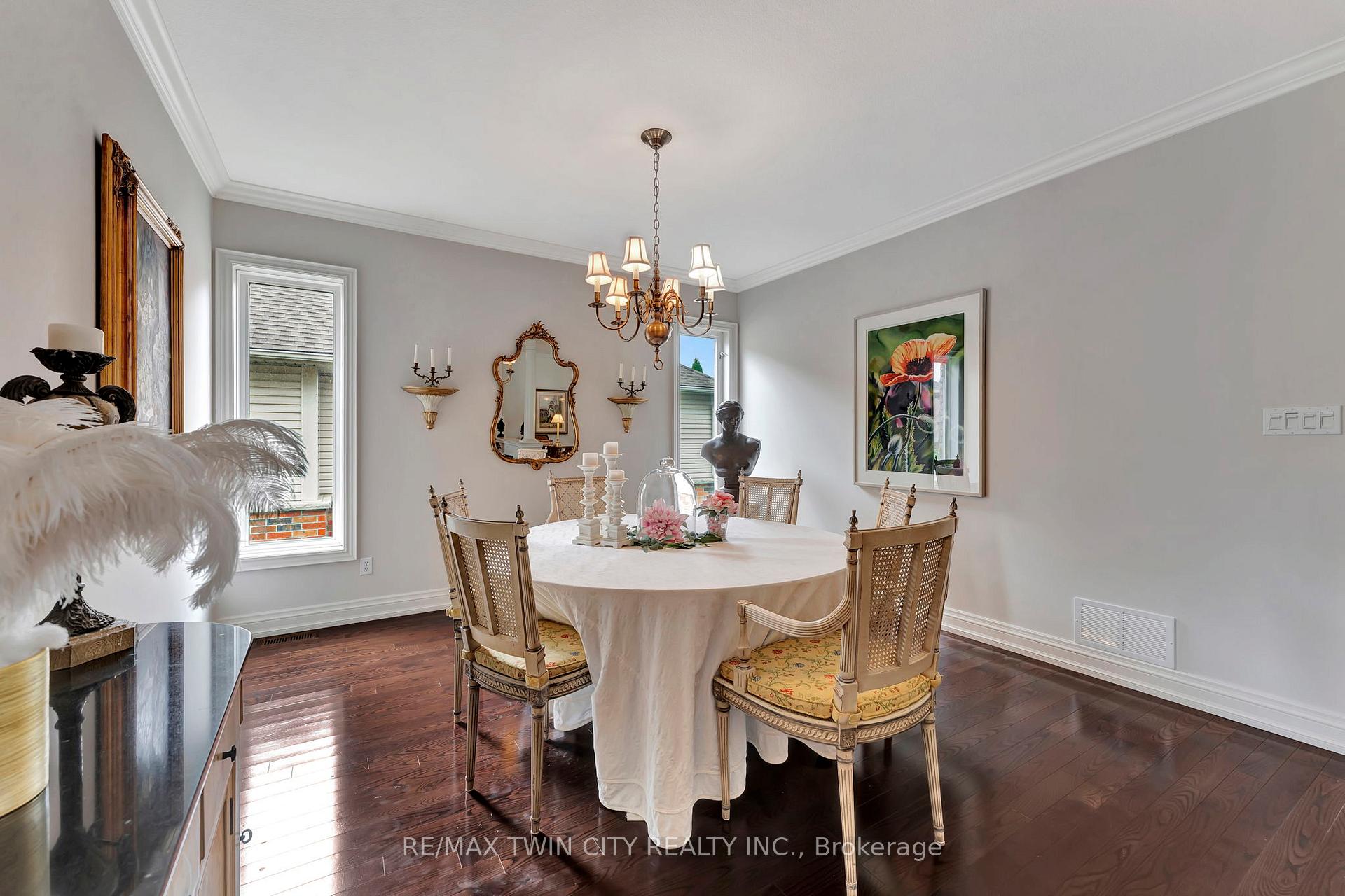 Photo 6 of 32 Cobblestone Drive, Brant, Paris — HOMEH