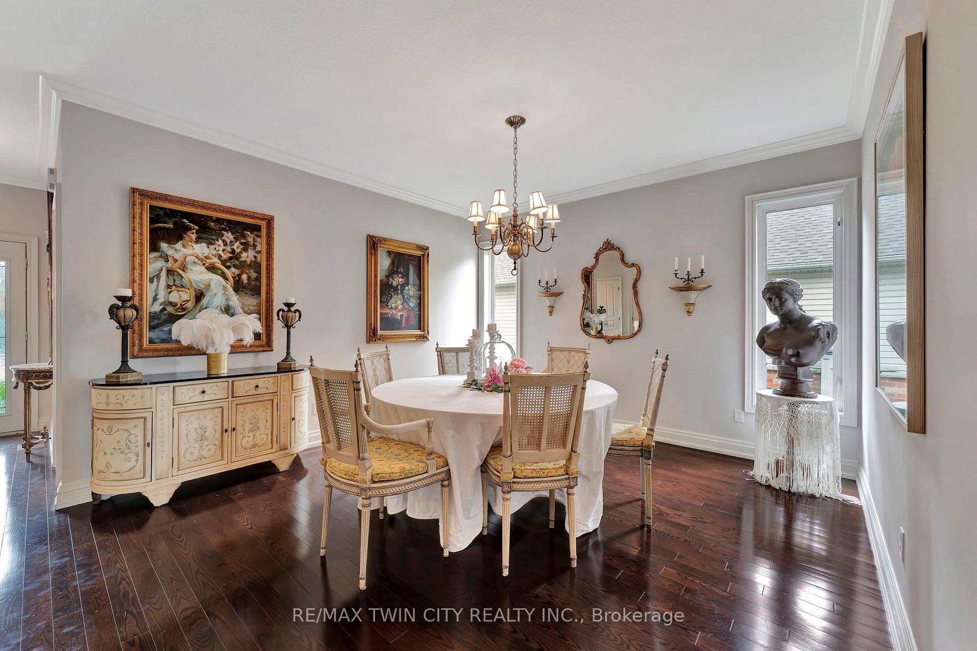 Photo 7 of 32 Cobblestone Drive, Brant, Paris — HOMEH