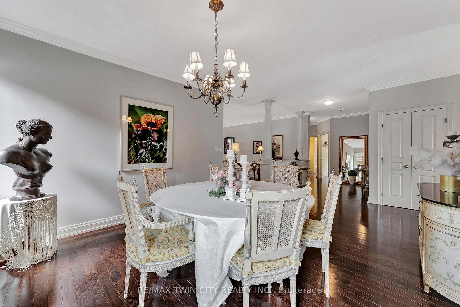 Photo 8 of 32 Cobblestone Drive, Brant, Paris — HOMEH