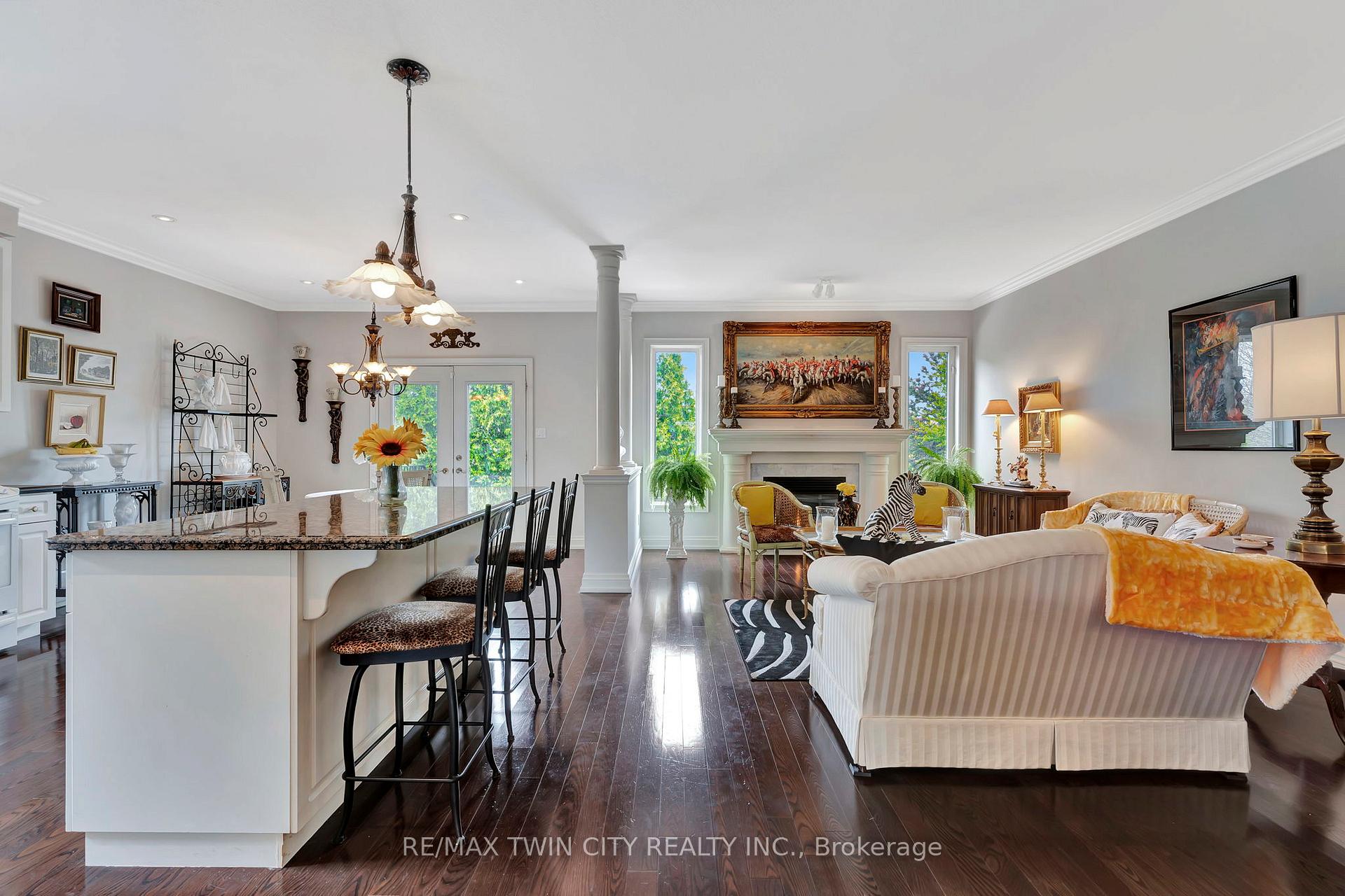 Photo 9 of 32 Cobblestone Drive, Brant, Paris — HOMEH