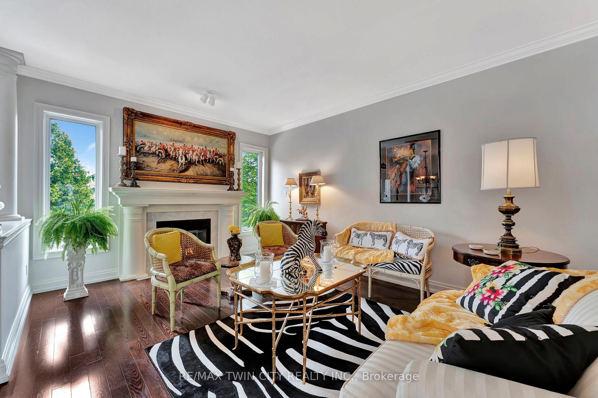 Photo 10 of 32 Cobblestone Drive, Brant, Paris — HOMEH