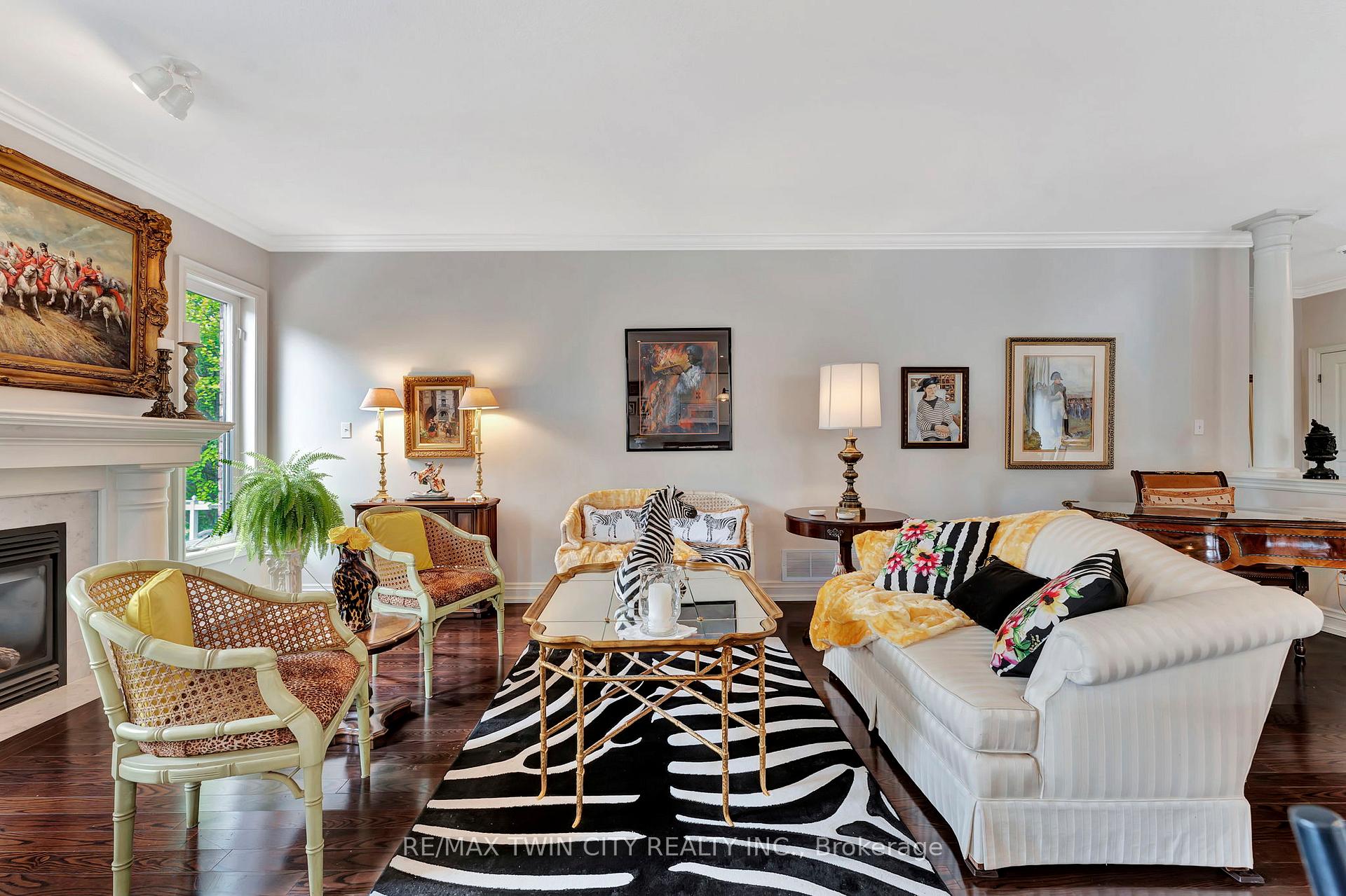 Photo 11 of 32 Cobblestone Drive, Brant, Paris — HOMEH