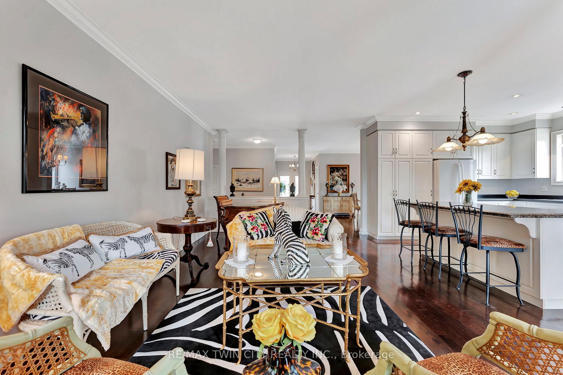 Photo 12 of 32 Cobblestone Drive, Brant, Paris — HOMEH