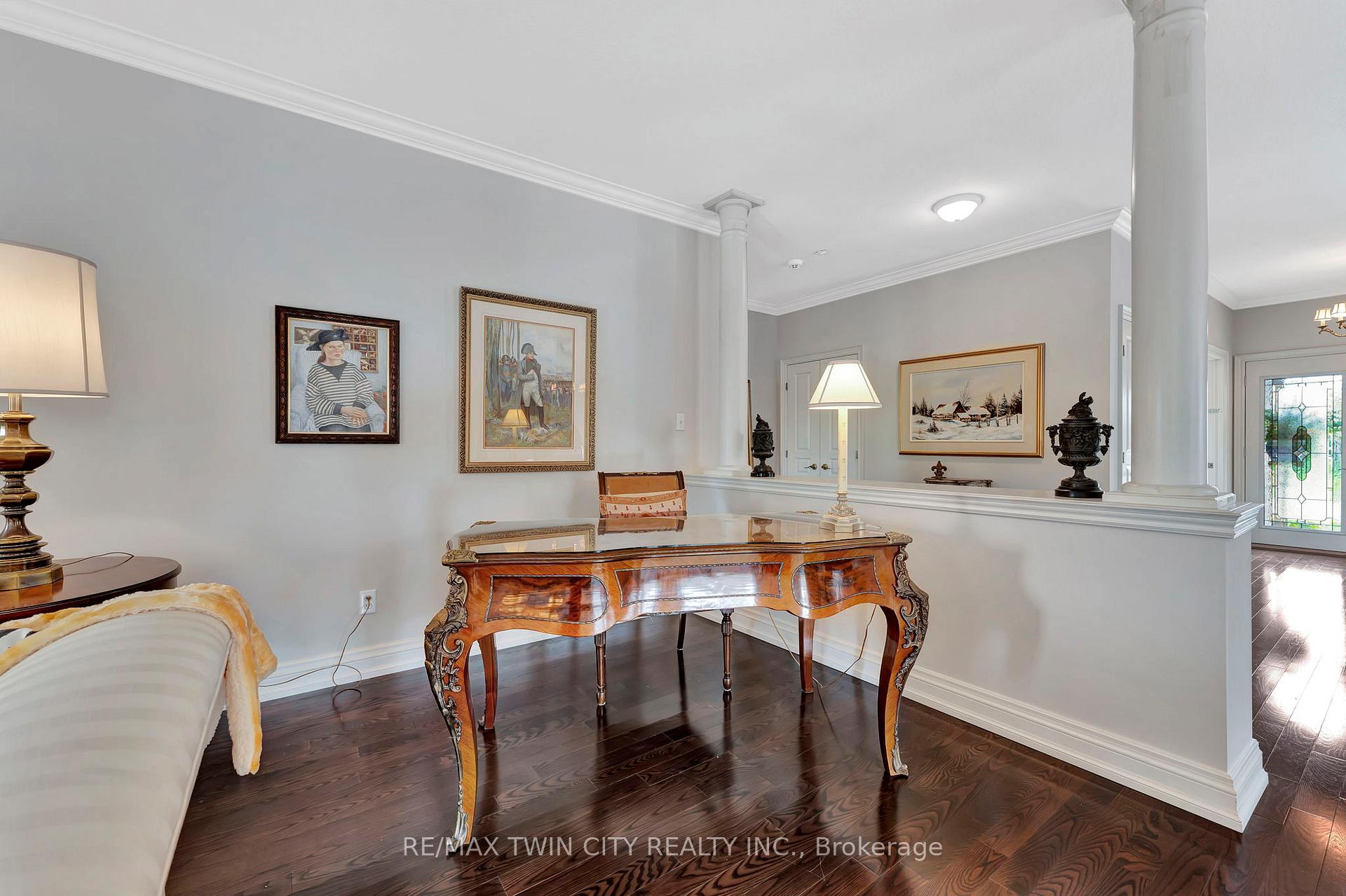Photo 14 of 32 Cobblestone Drive, Brant, Paris — HOMEH