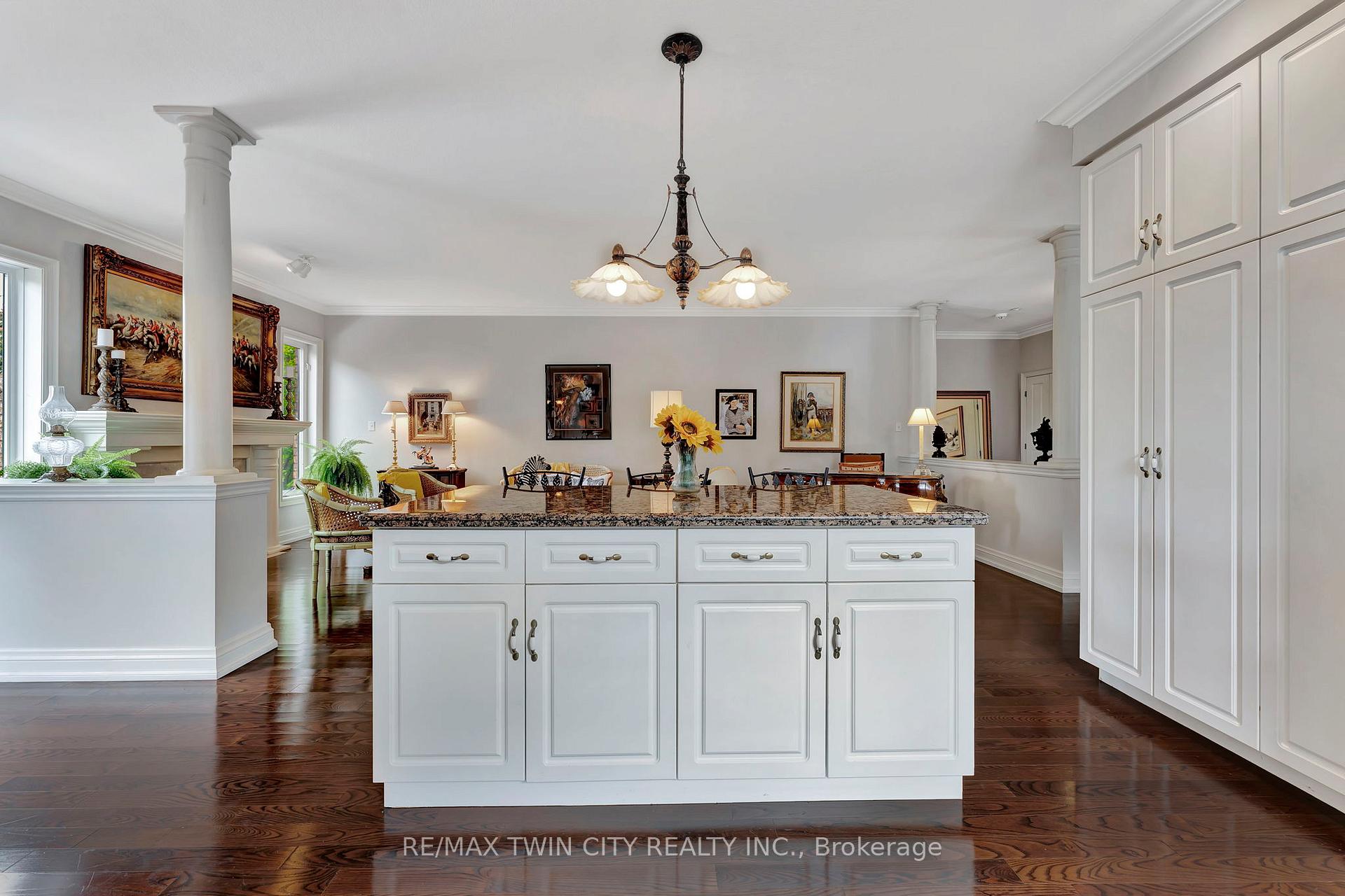 Photo 19 of 32 Cobblestone Drive, Brant, Paris — HOMEH