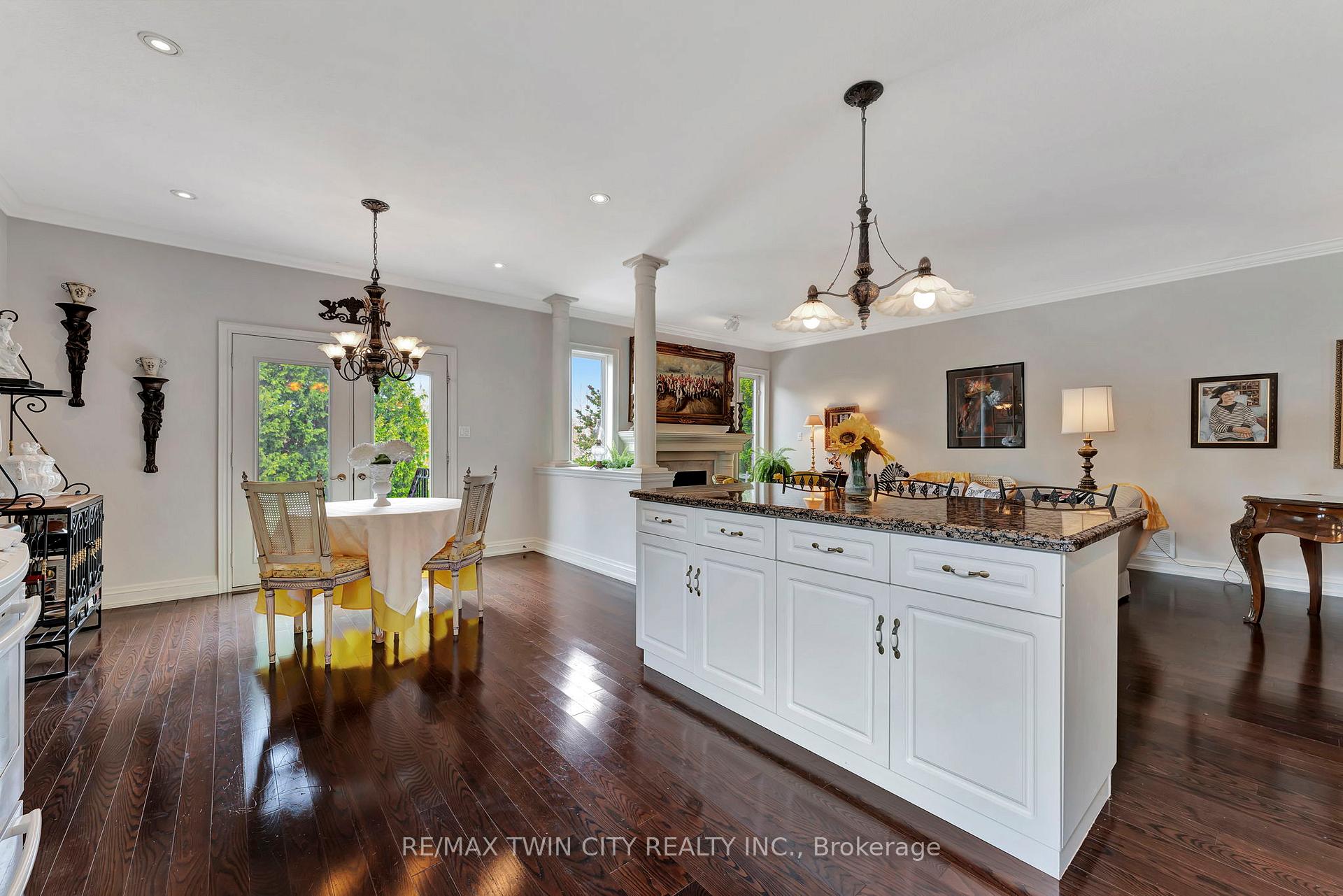 Photo 20 of 32 Cobblestone Drive, Brant, Paris — HOMEH