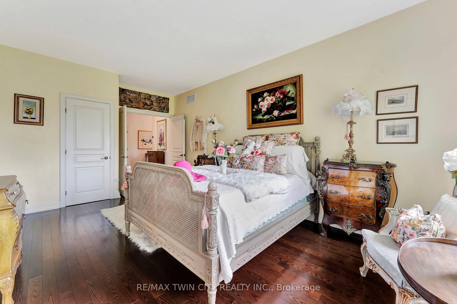 Photo 27 of 32 Cobblestone Drive, Brant, Paris — HOMEH