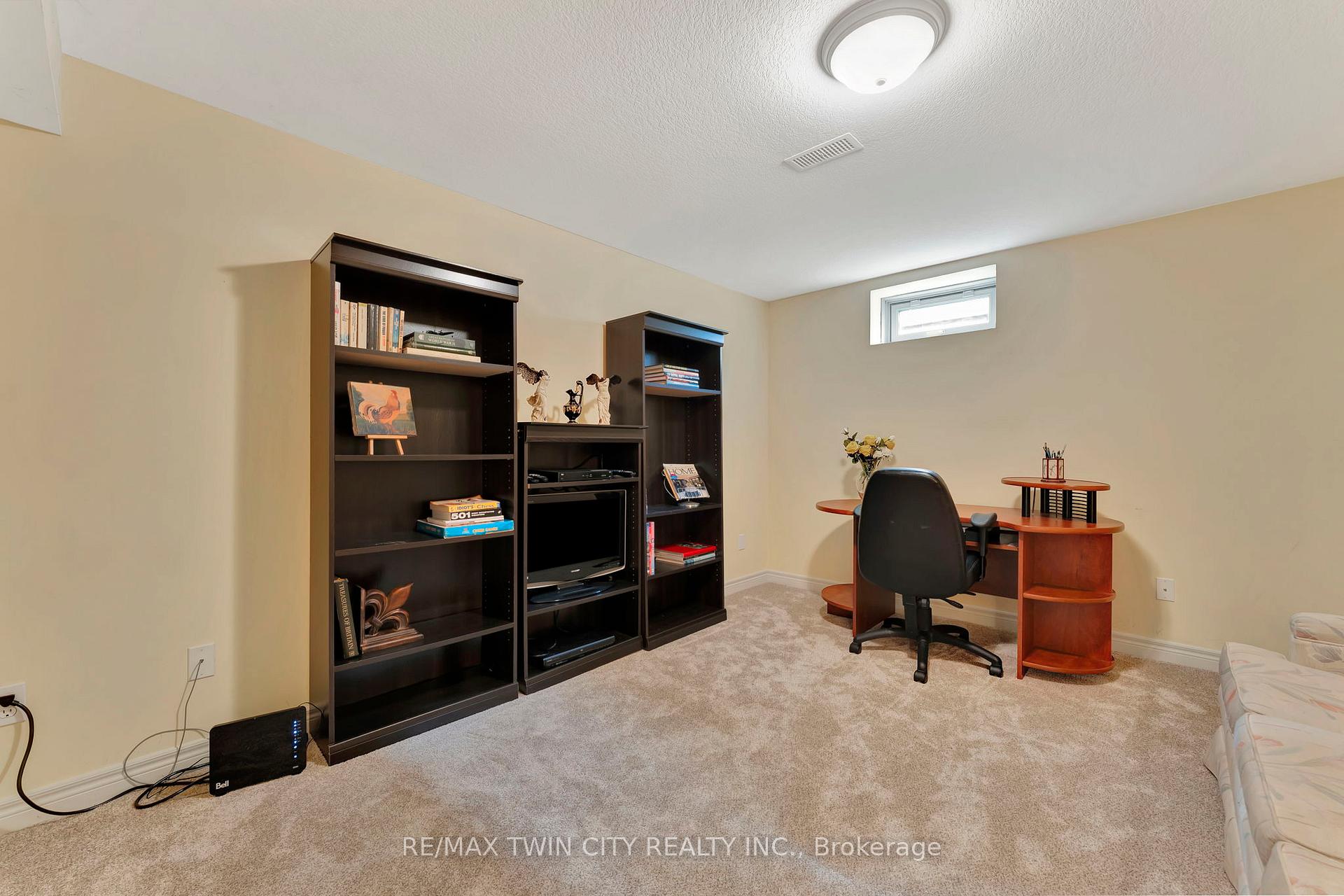 Photo 36 of 32 Cobblestone Drive, Brant, Paris — HOMEH