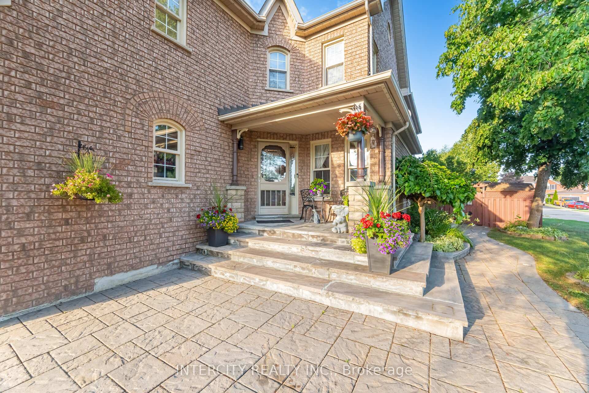 Photo 4 of 19 Aspenwood Trail, Caledon, Rural Caledon — HOMEH