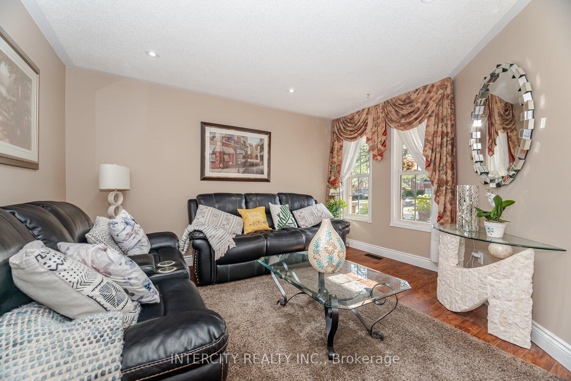 Photo 7 of 19 Aspenwood Trail, Caledon, Rural Caledon — HOMEH