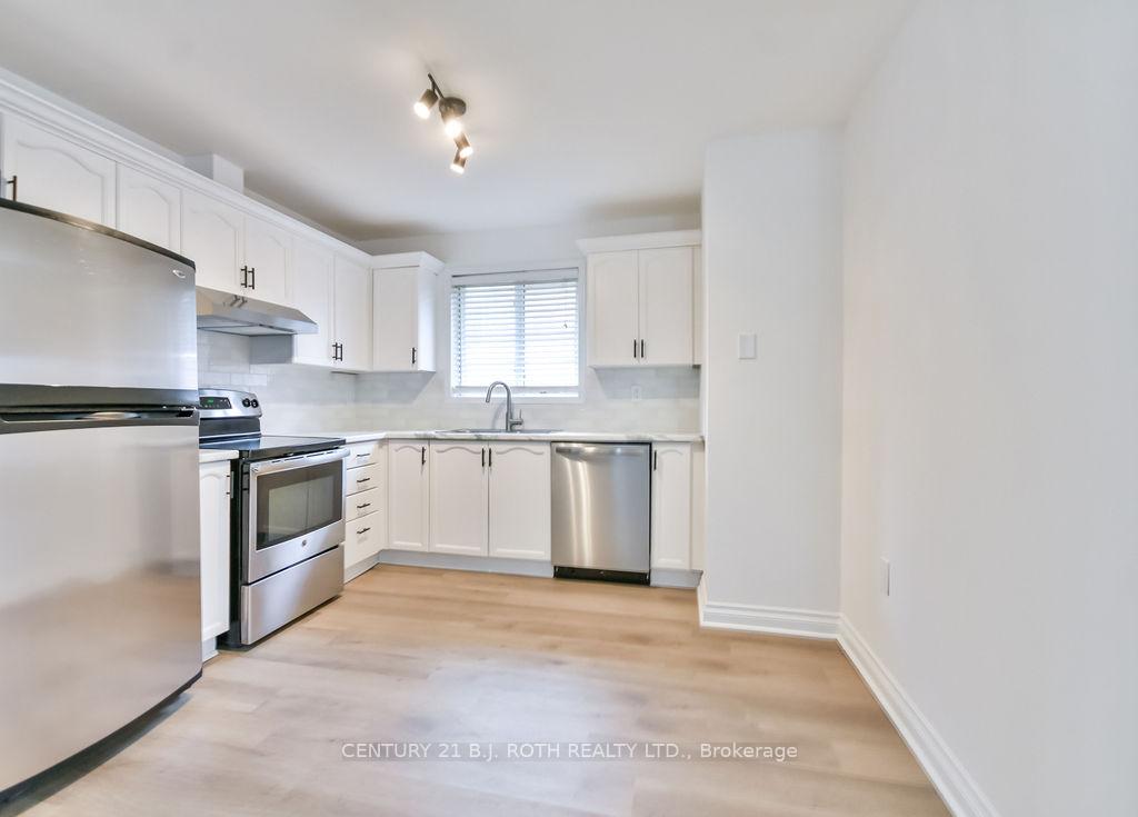 Photo 6 of 105 Monique Crescent, Barrie, East Bayfield — HOMEH