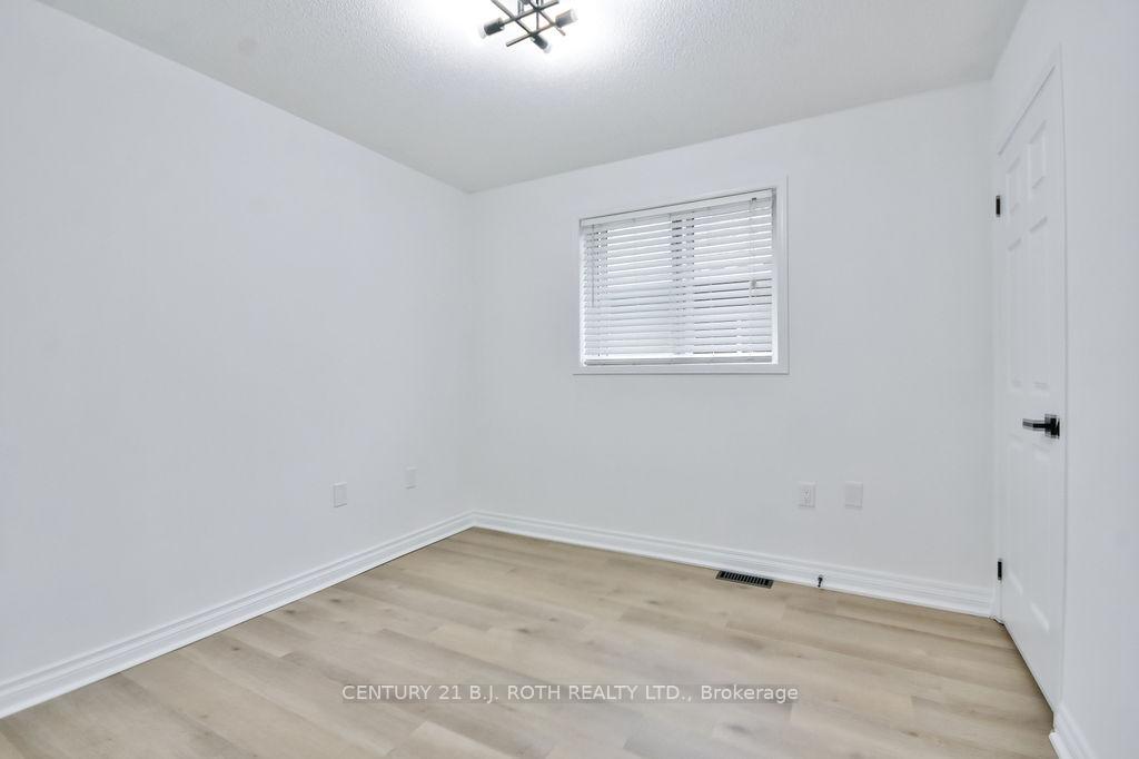 Photo 9 of 105 Monique Crescent, Barrie, East Bayfield — HOMEH