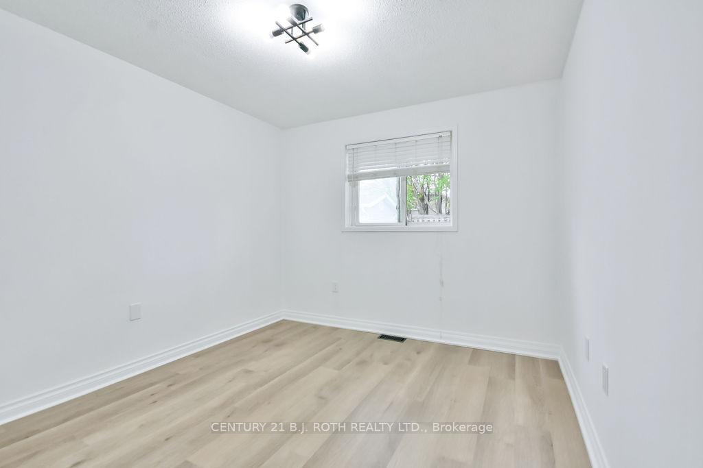 Photo 10 of 105 Monique Crescent, Barrie, East Bayfield — HOMEH