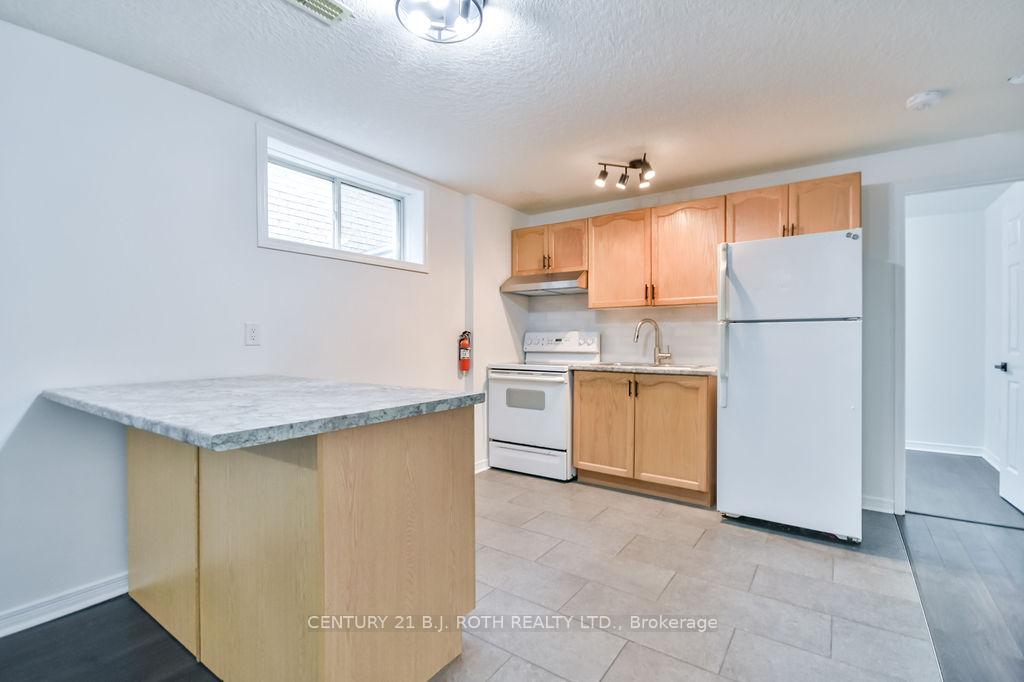 Photo 17 of 105 Monique Crescent, Barrie, East Bayfield — HOMEH