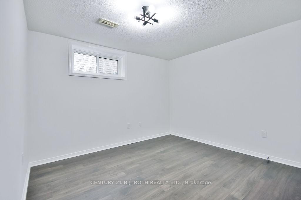 Photo 20 of 105 Monique Crescent, Barrie, East Bayfield — HOMEH