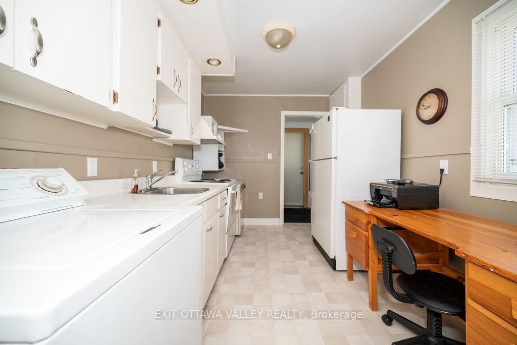 Photo 12 of 6 Glendale Avenue, Deep River — HOMEH