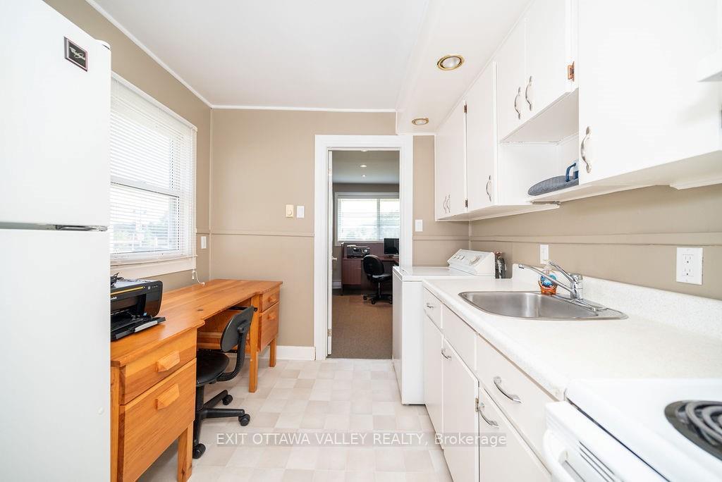 Photo 15 of 6 Glendale Avenue, Deep River — HOMEH