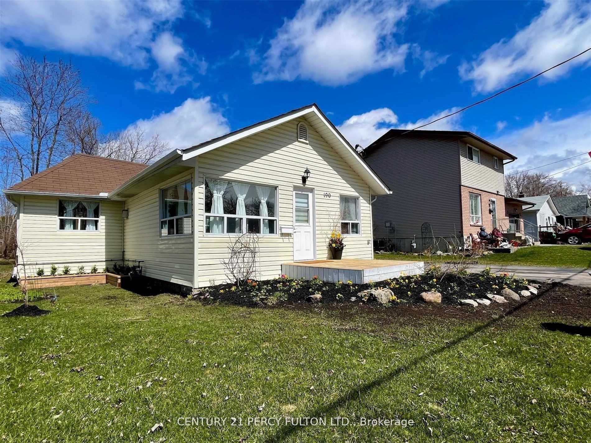 Photo 1 of 190 Beach Road, Georgina, Keswick North — HOMEH