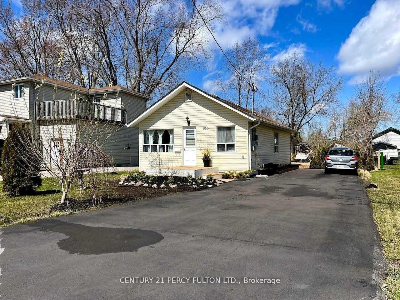Photo 3 of 190 Beach Road, Georgina, Keswick North — HOMEH