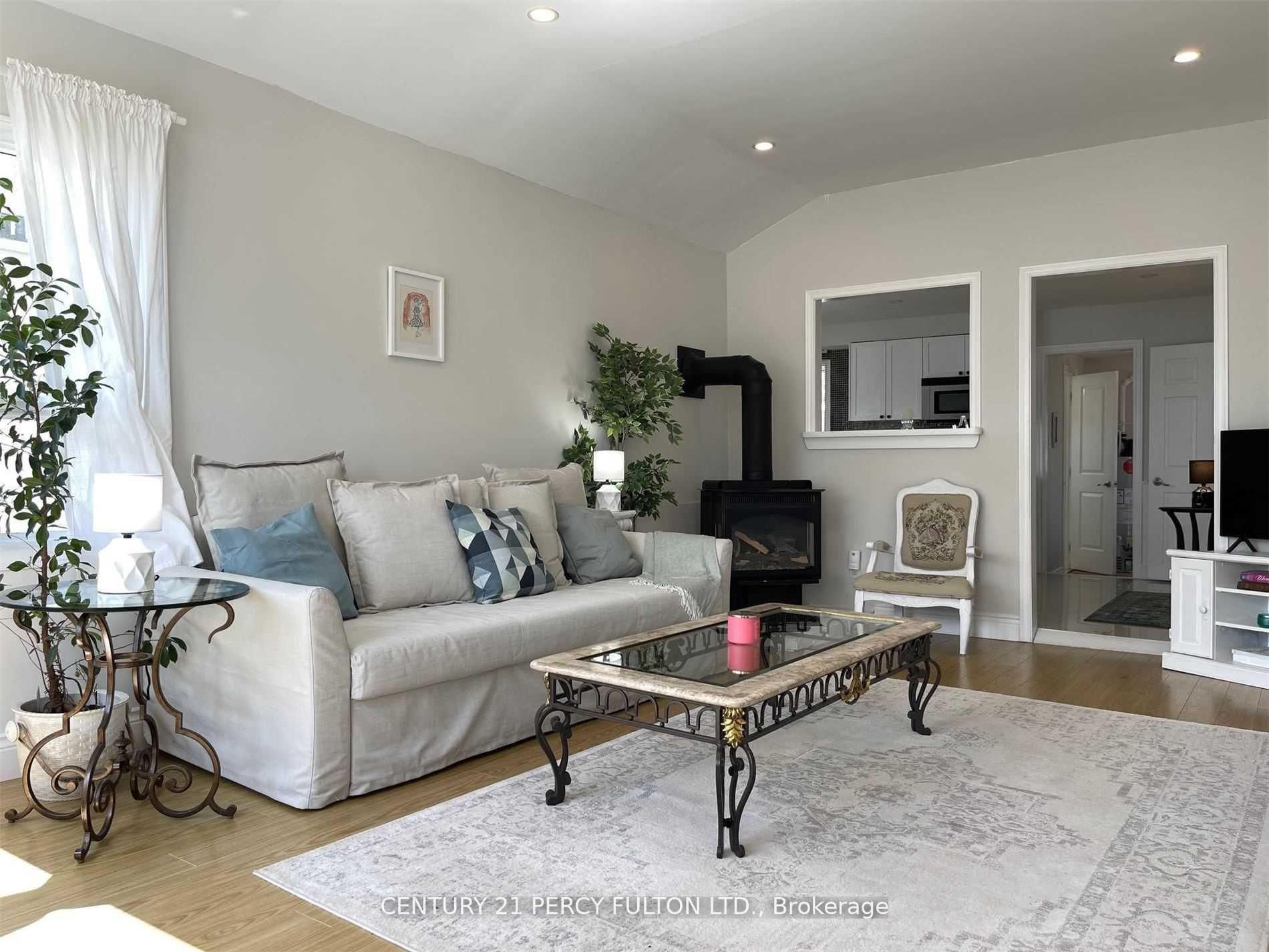 Photo 6 of 190 Beach Road, Georgina, Keswick North — HOMEH