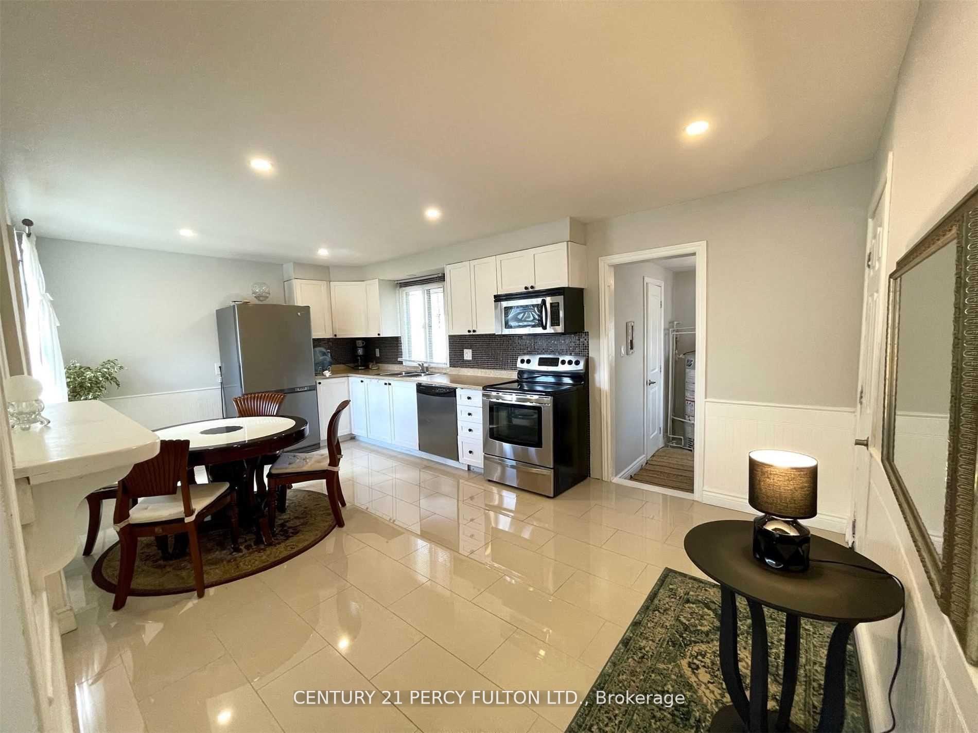 Photo 8 of 190 Beach Road, Georgina, Keswick North — HOMEH