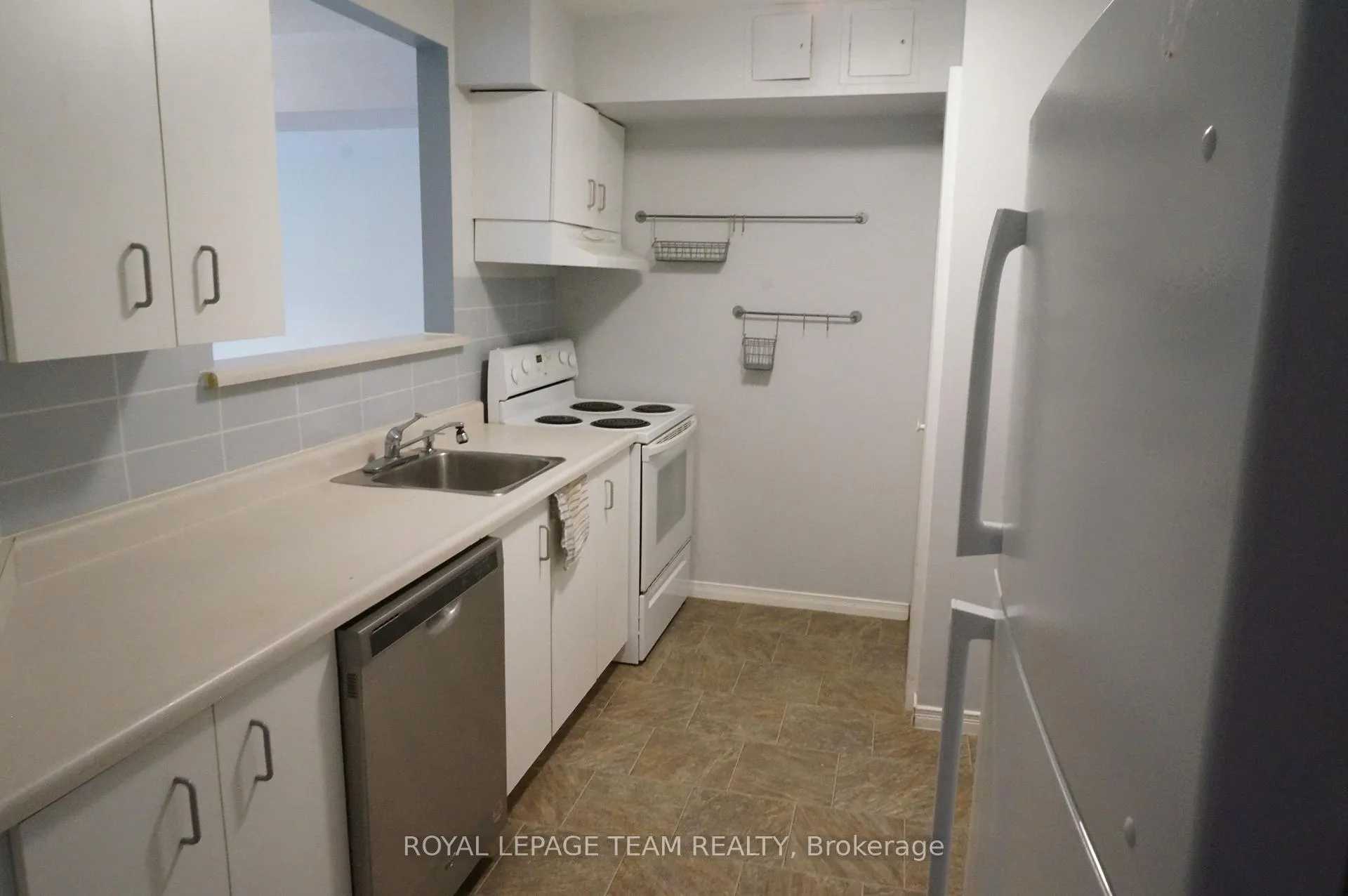 Photo 8 of Unit 217, 316 Lorry Greenberg Drive, Ottawa, Hunt Club Park/Greenboro — HOMEH