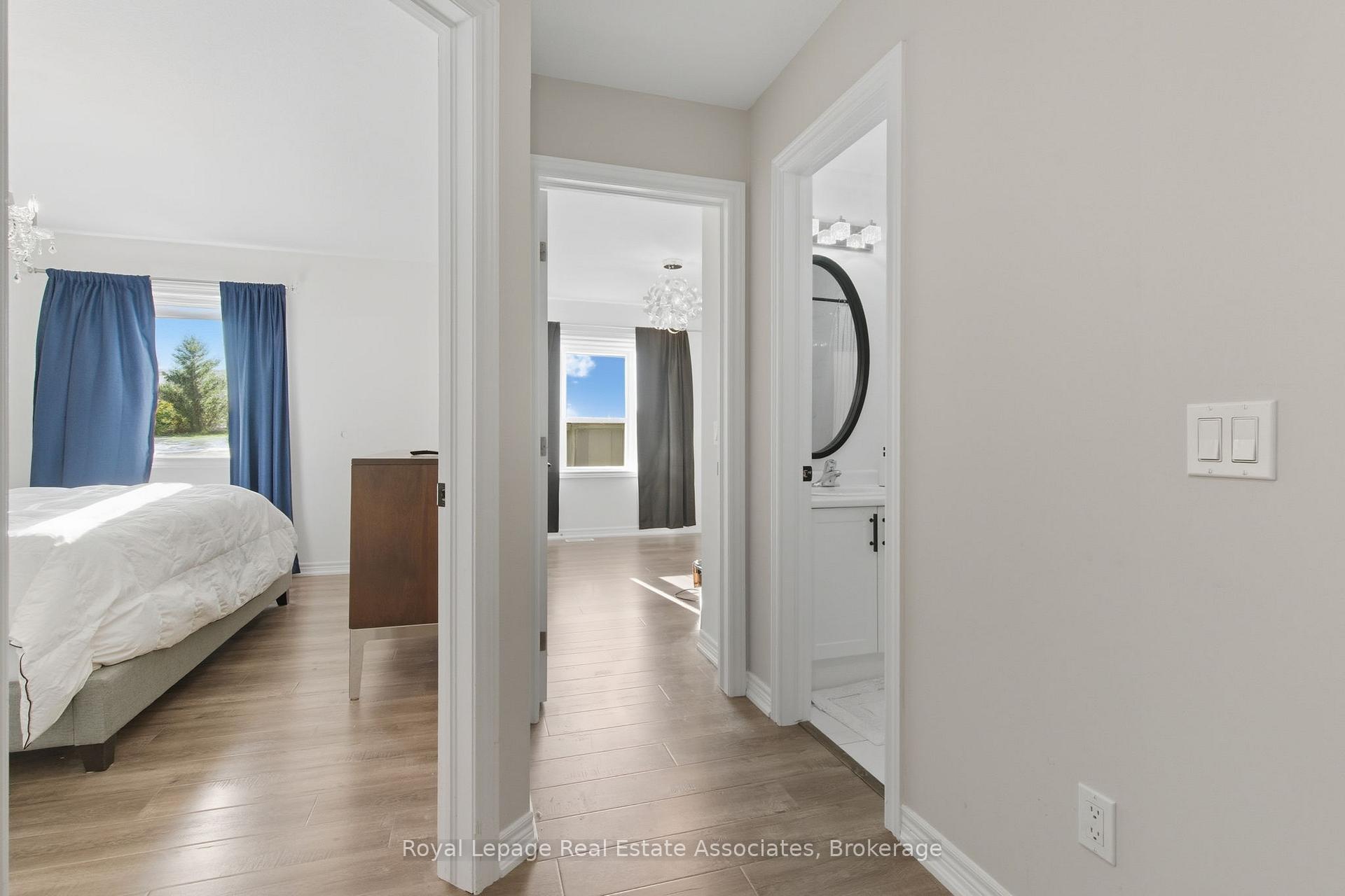 Photo 3 of Unit 7, 299 Skinner Road, Hamilton, Waterdown — HOMEH